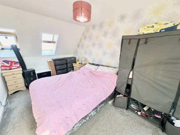 property photo 10 of 16