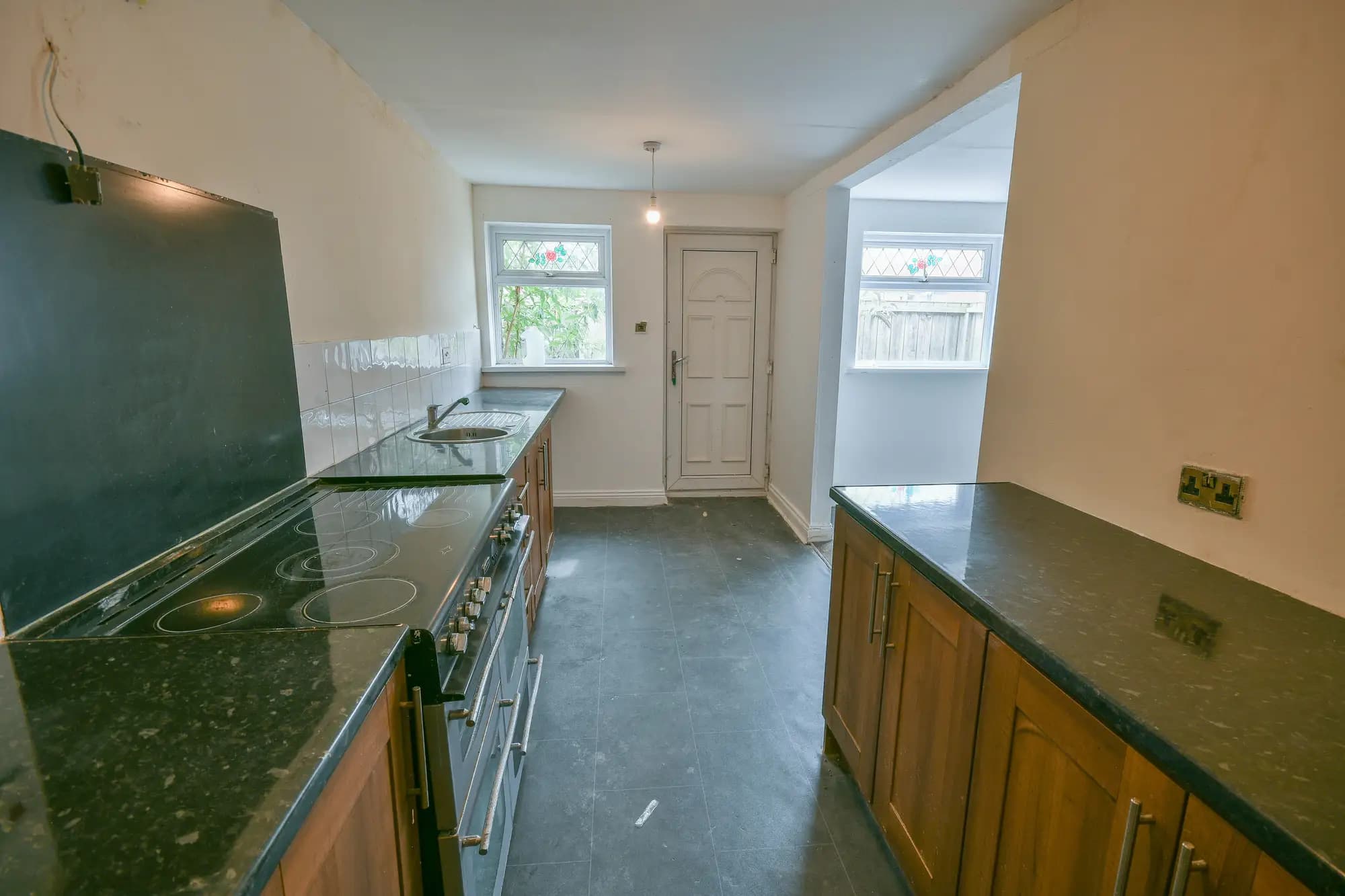 property photo 8 of 20