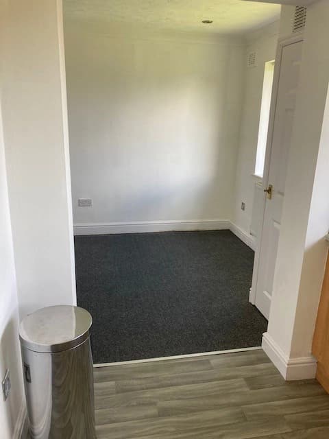 property photo 13 of 32