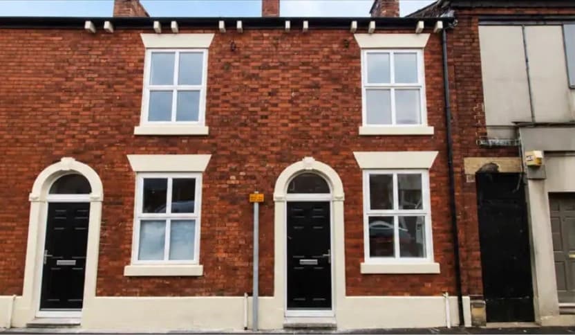 property photo 1 of 3