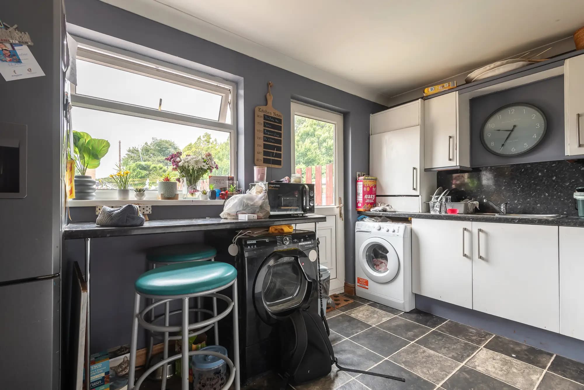 property photo 6 of 17