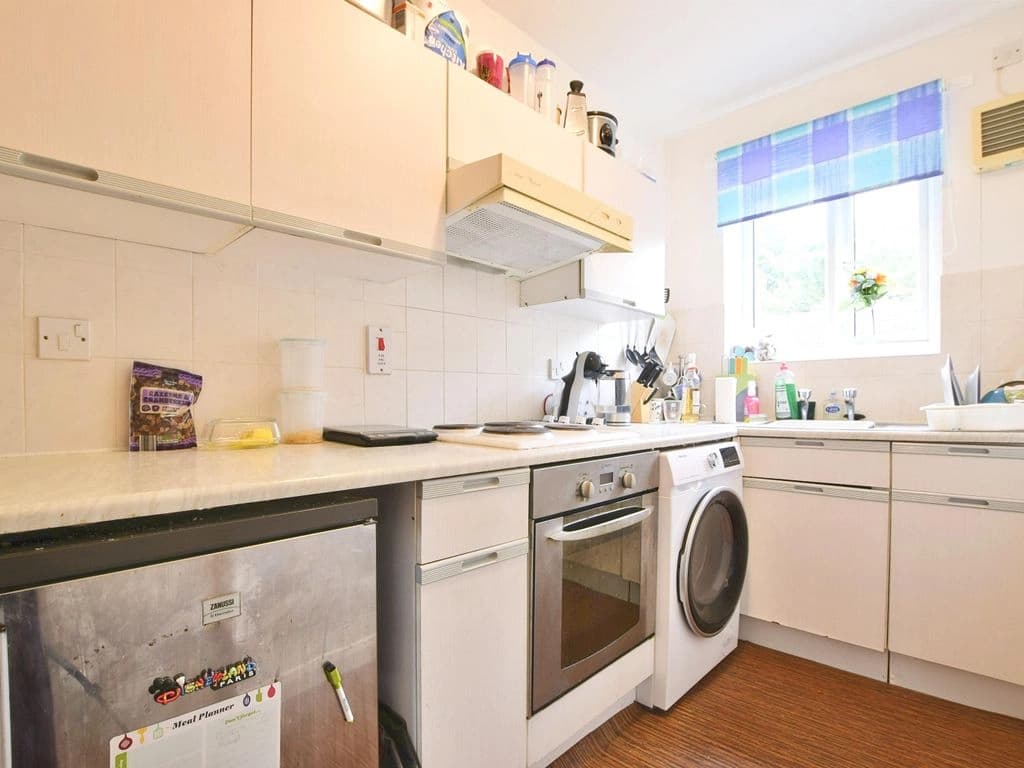 property photo 5 of 15