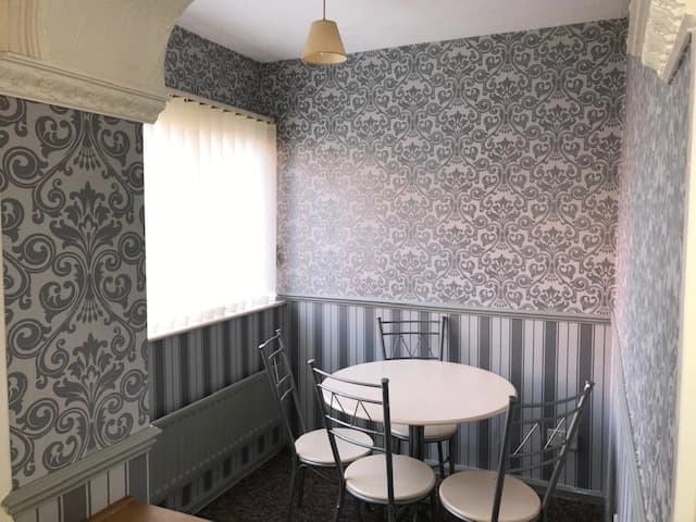 property photo 6 of 8