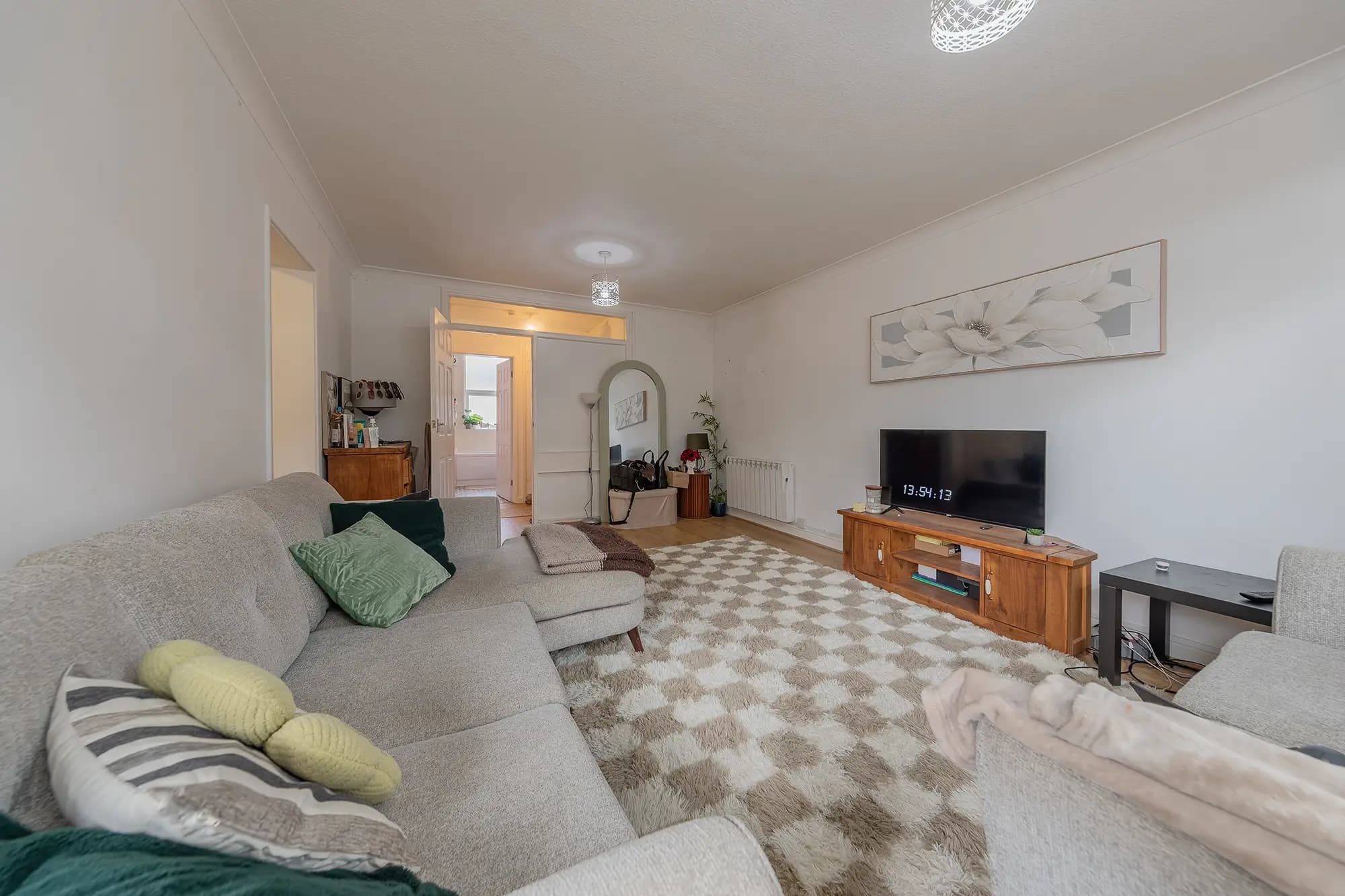 property photo 4 of 18