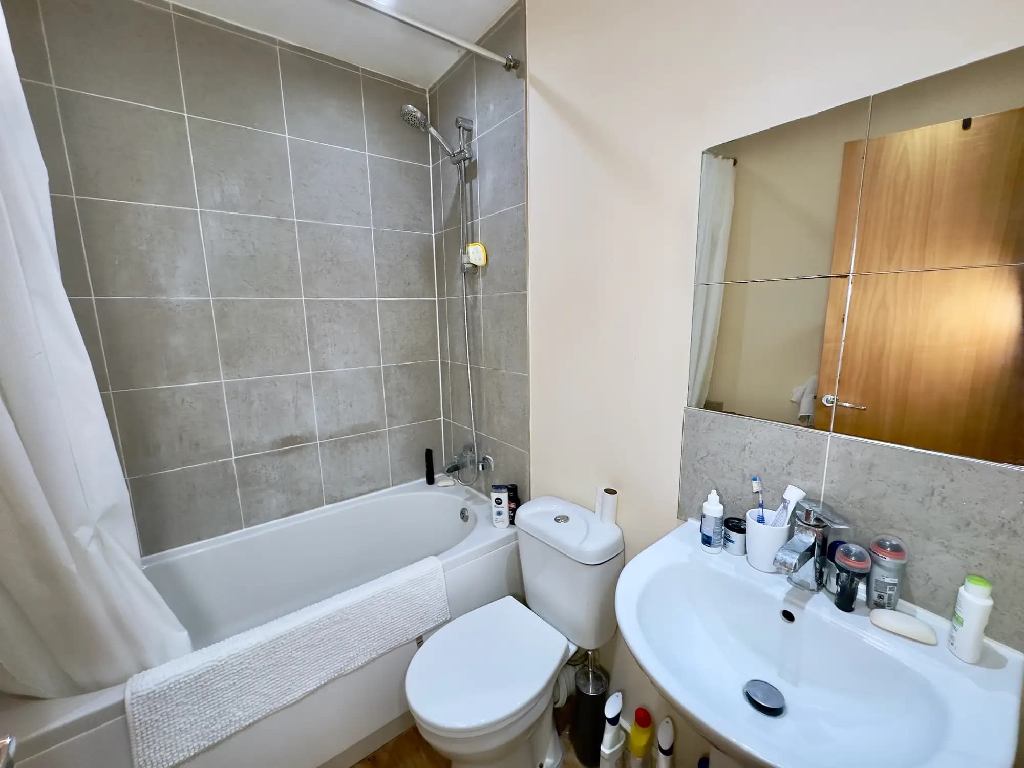property photo 7 of 14
