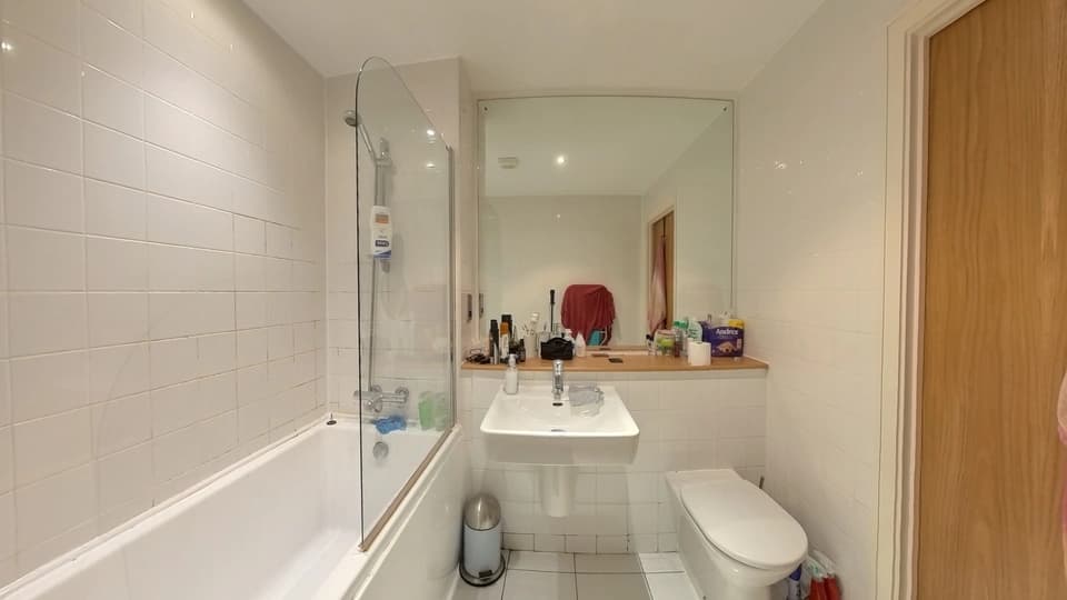 property photo 7 of 12