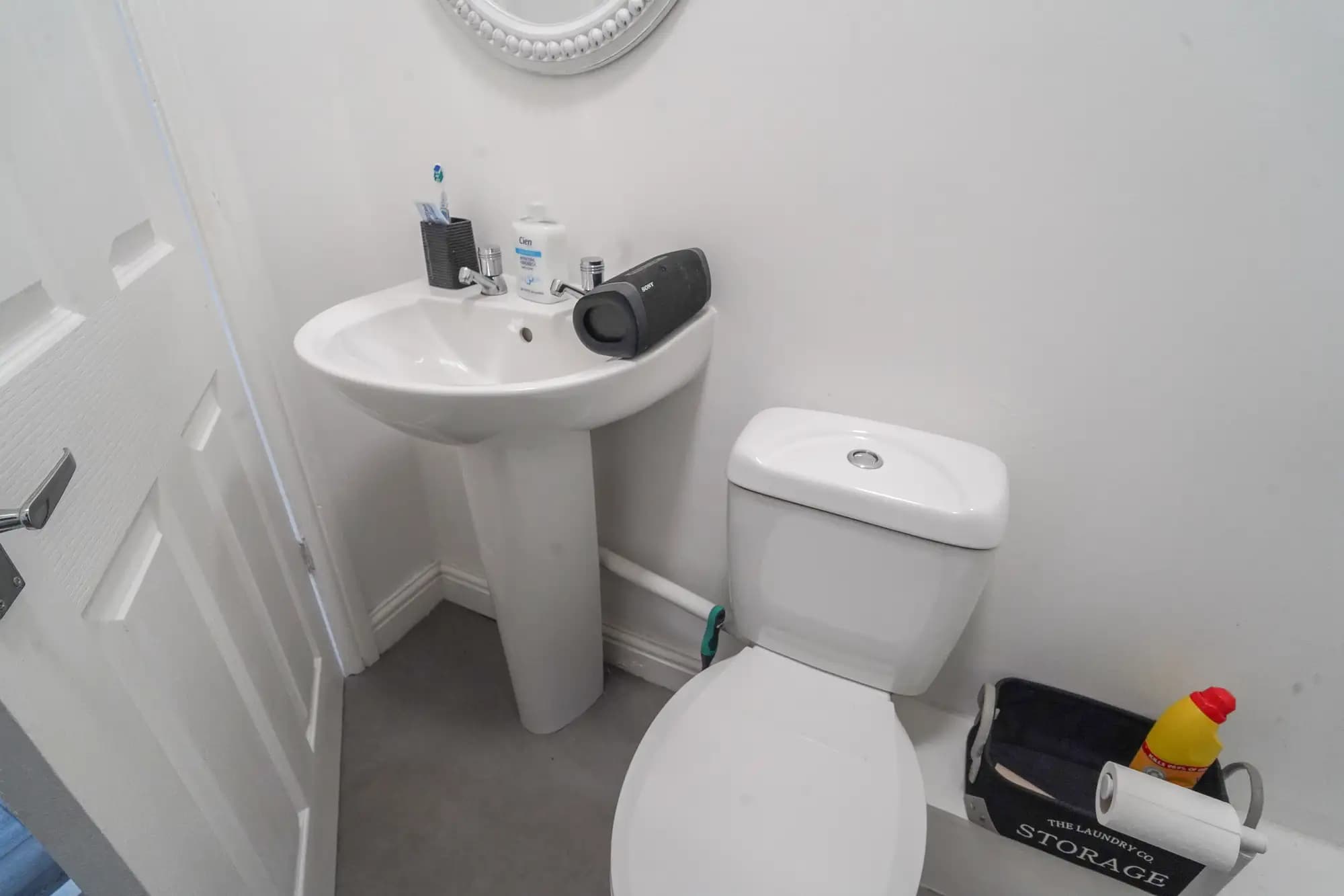 property photo 8 of 16