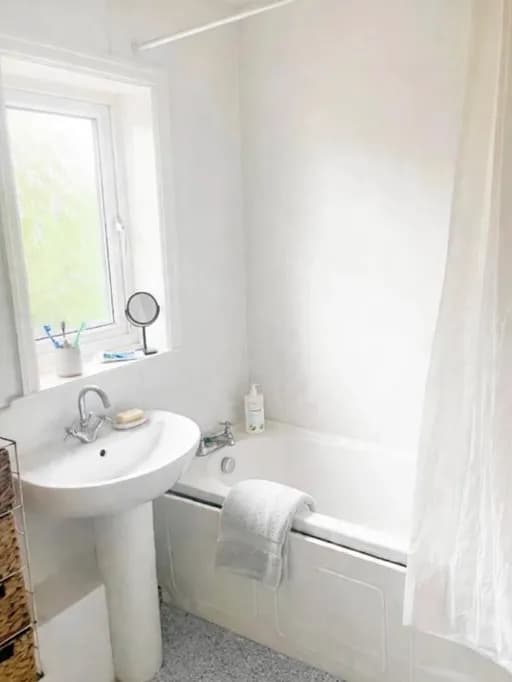 property photo 5 of 17