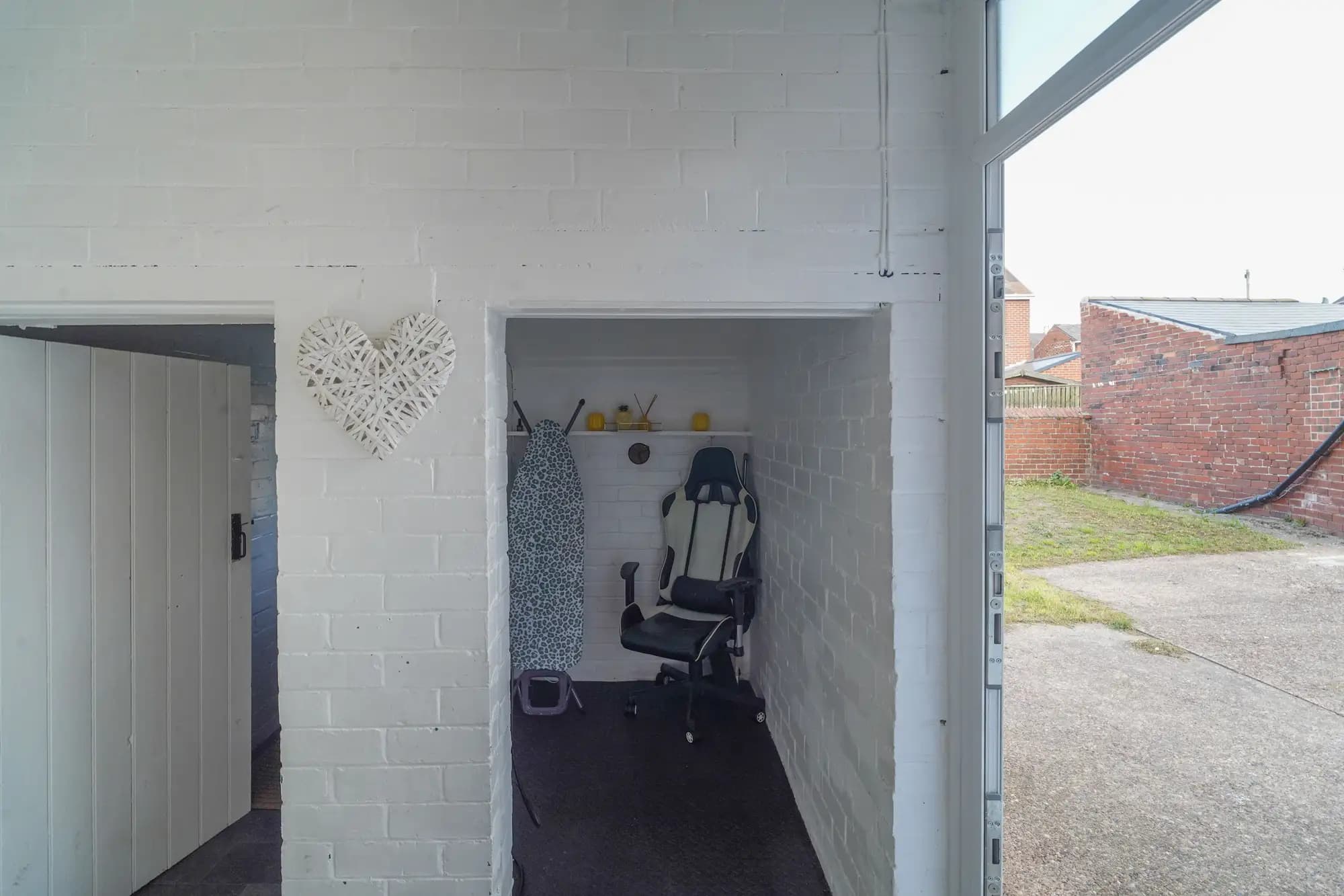 property photo 22 of 28