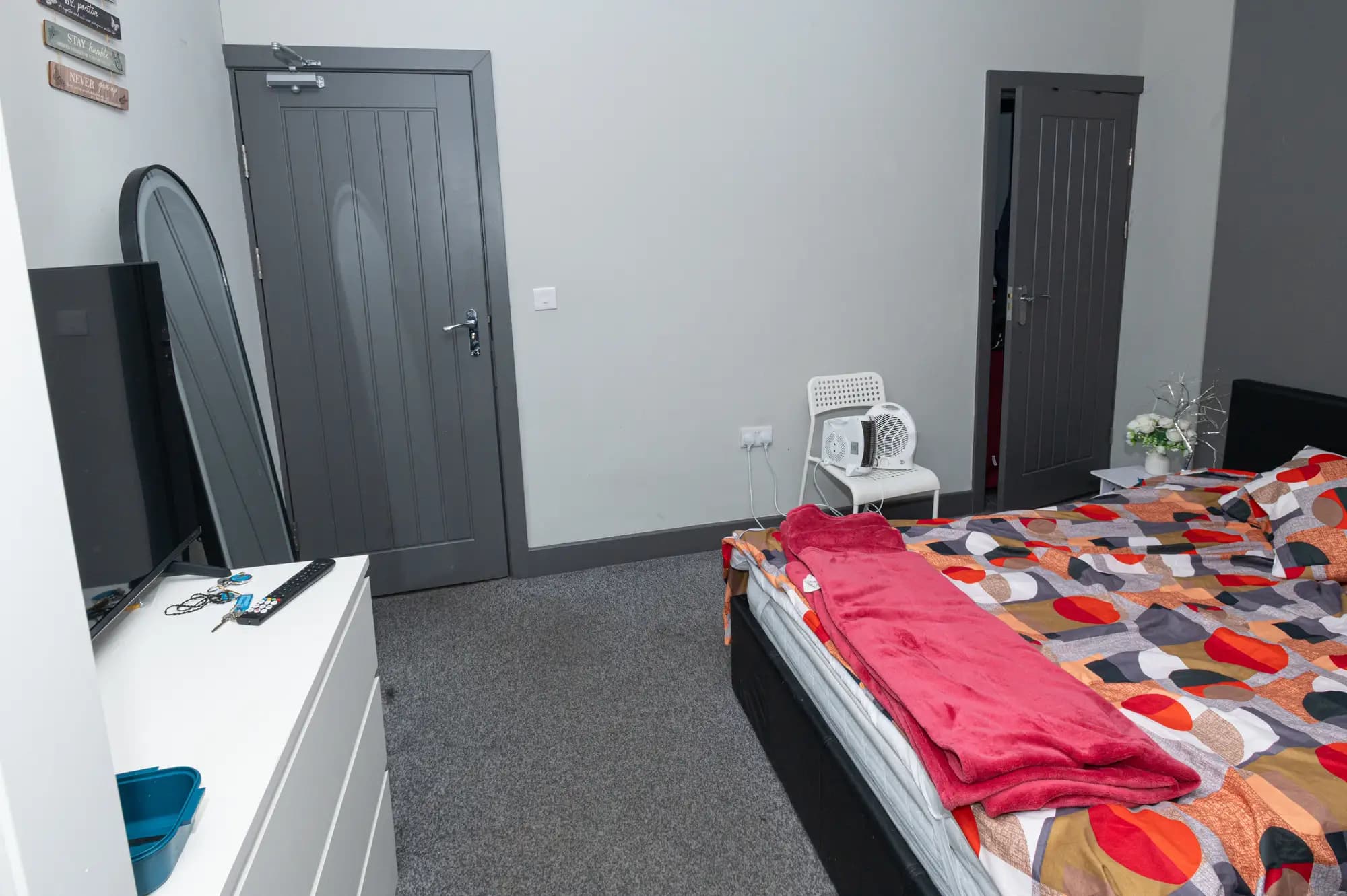property photo 20 of 27