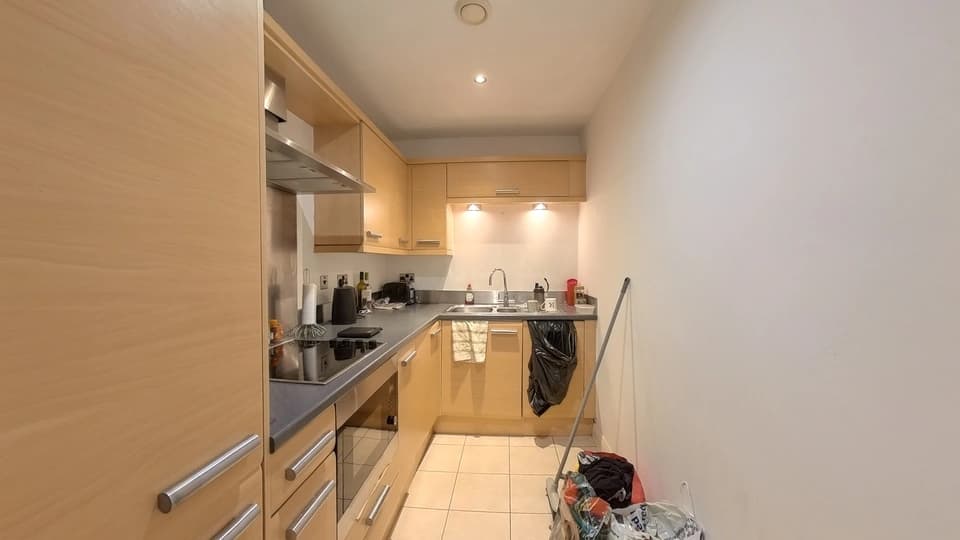 property photo 6 of 12