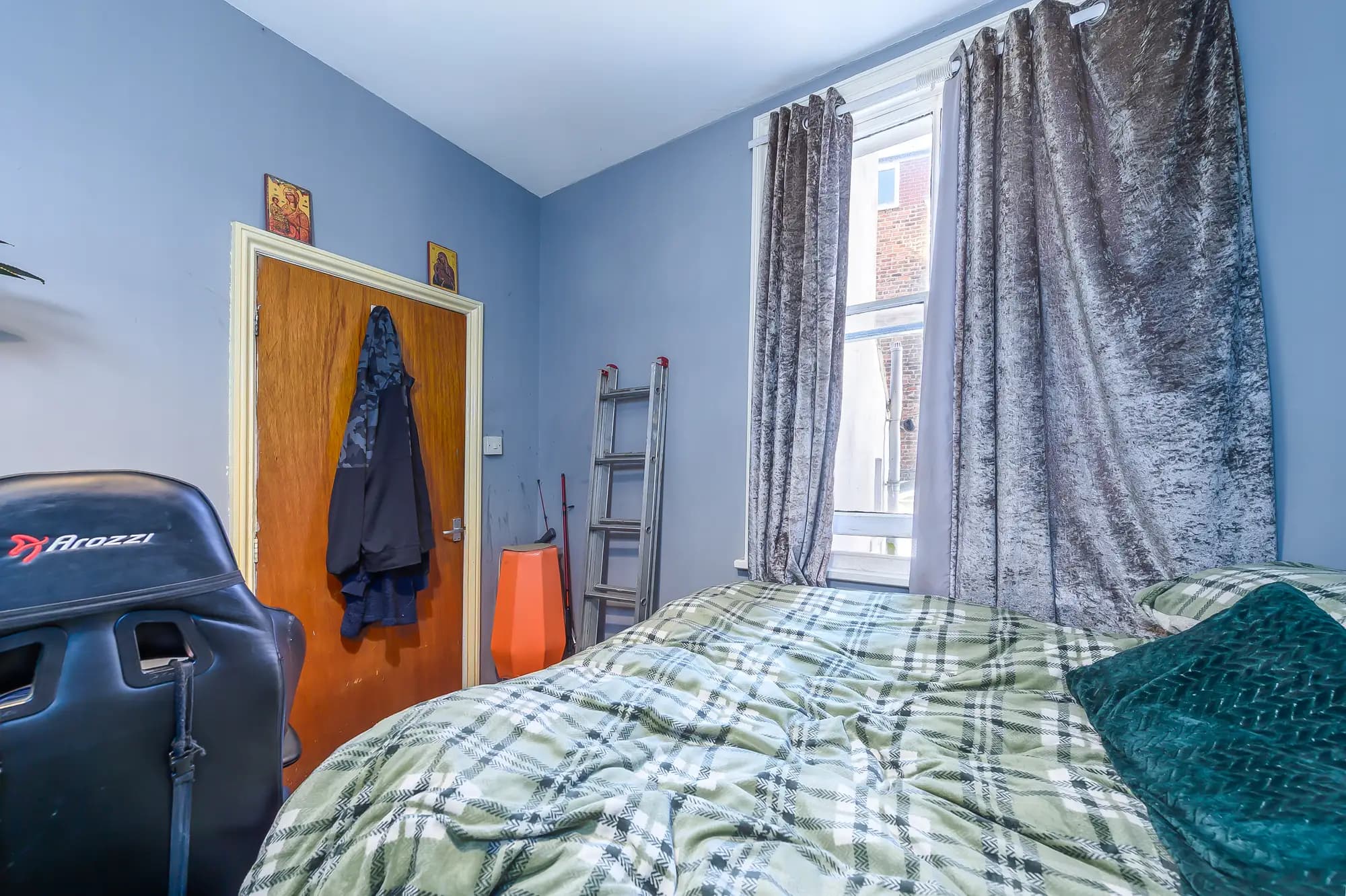 property photo 23 of 32