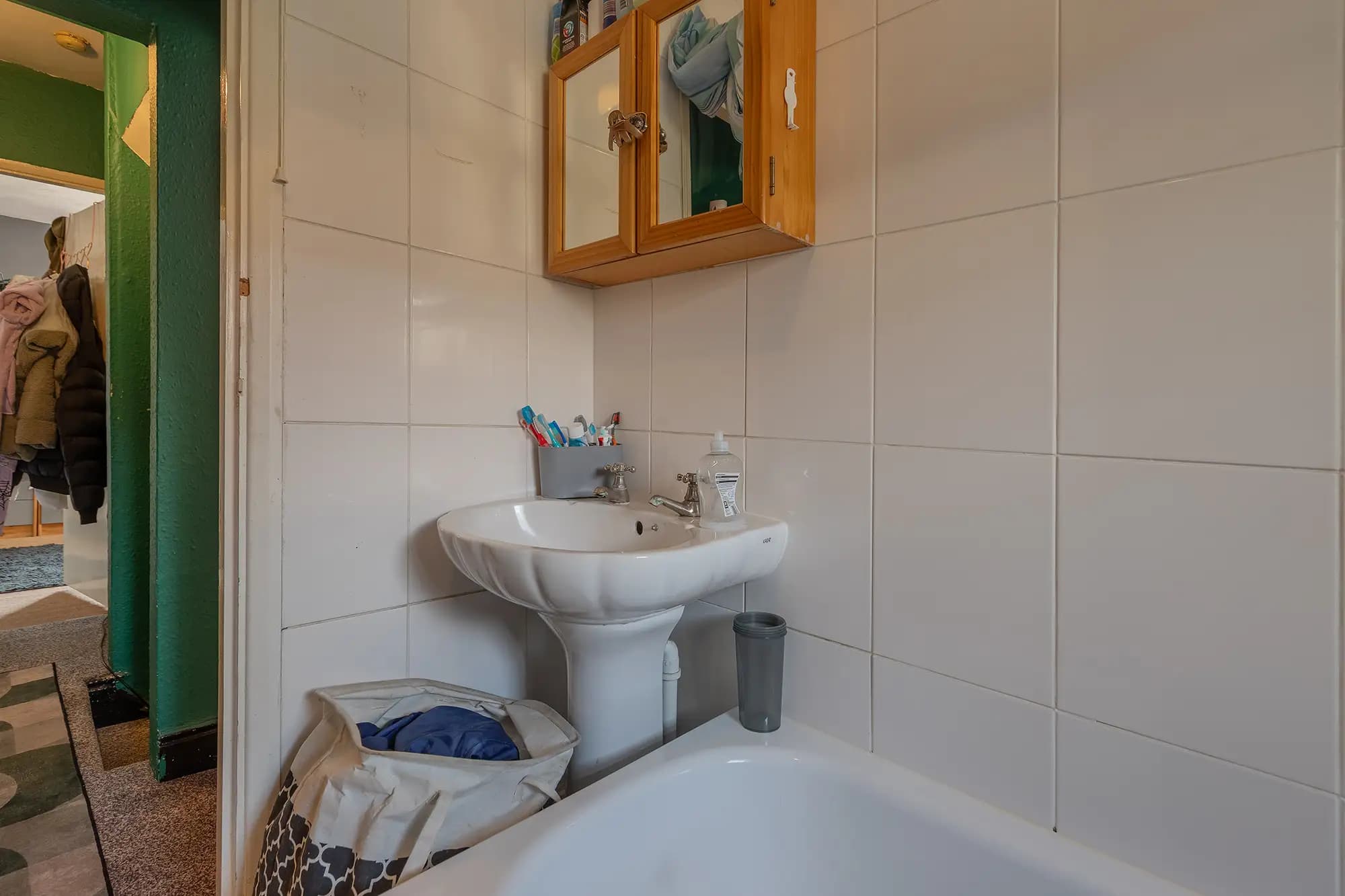 property photo 8 of 16