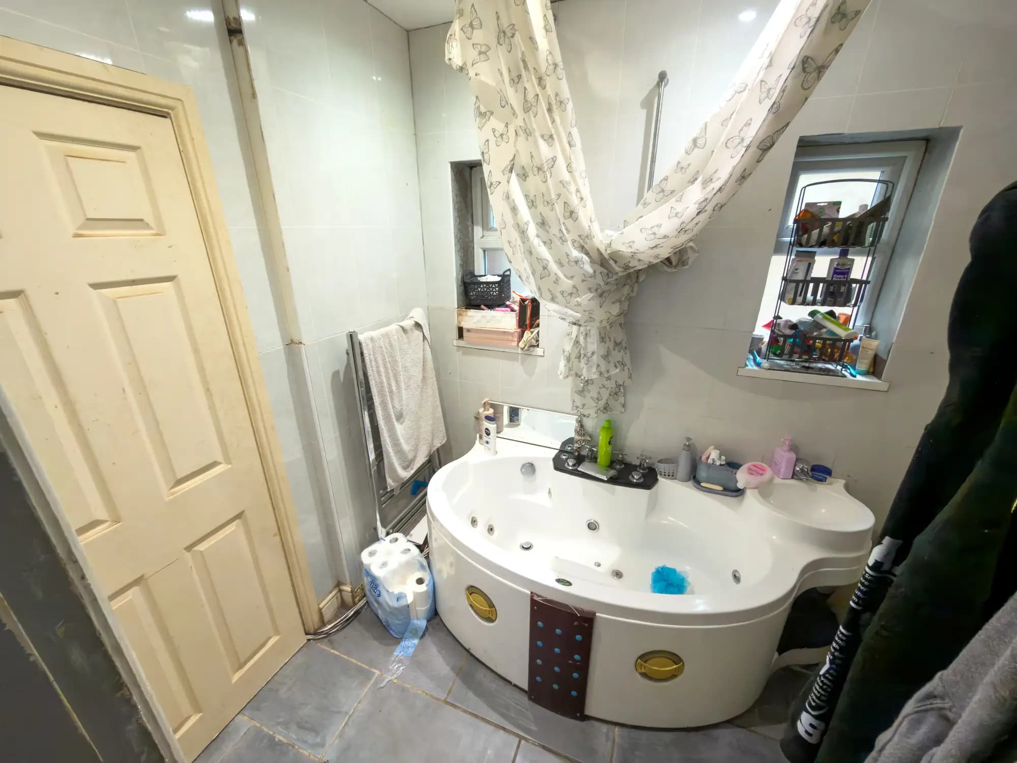 property photo 9 of 18