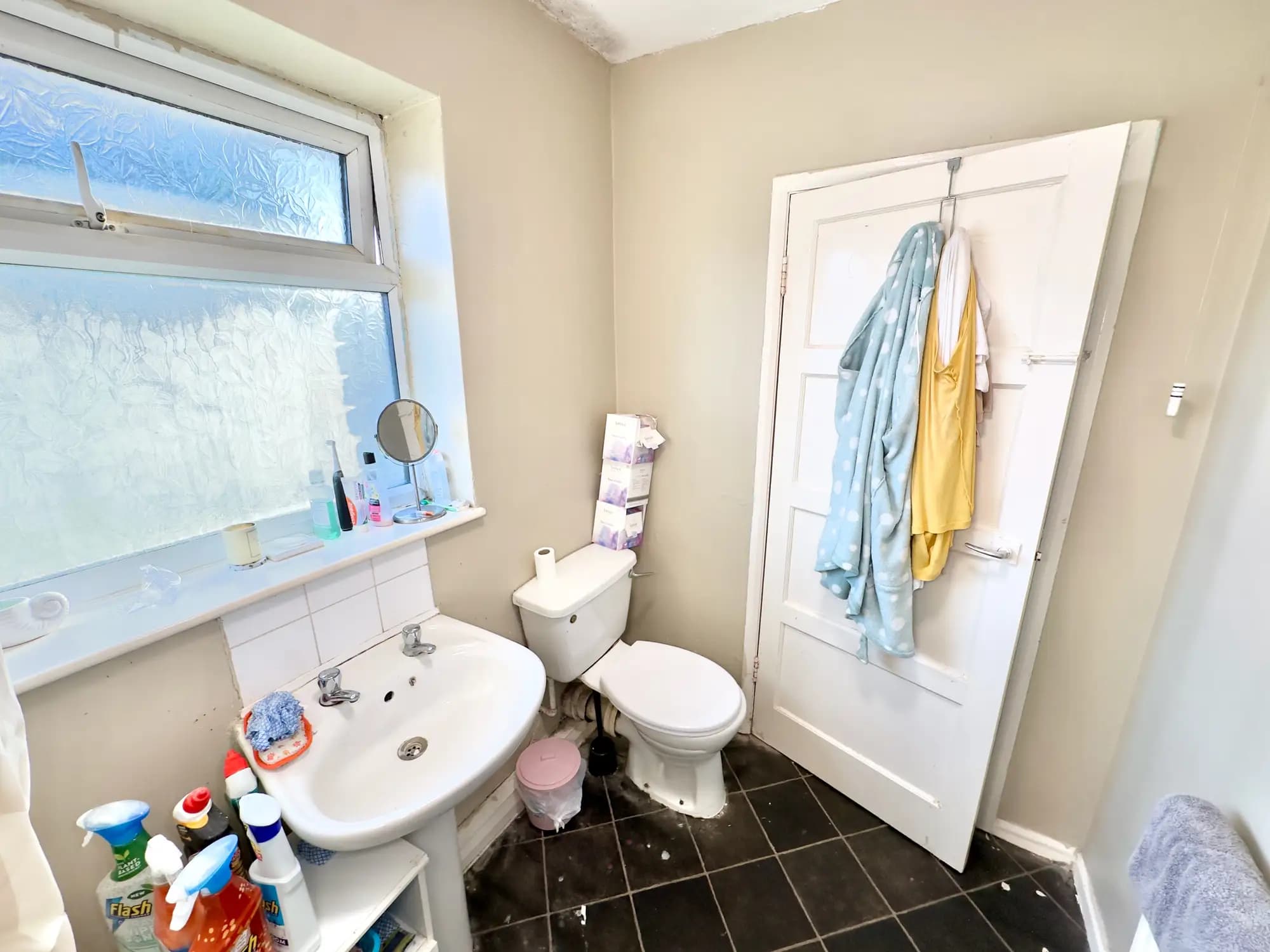 property photo 8 of 25