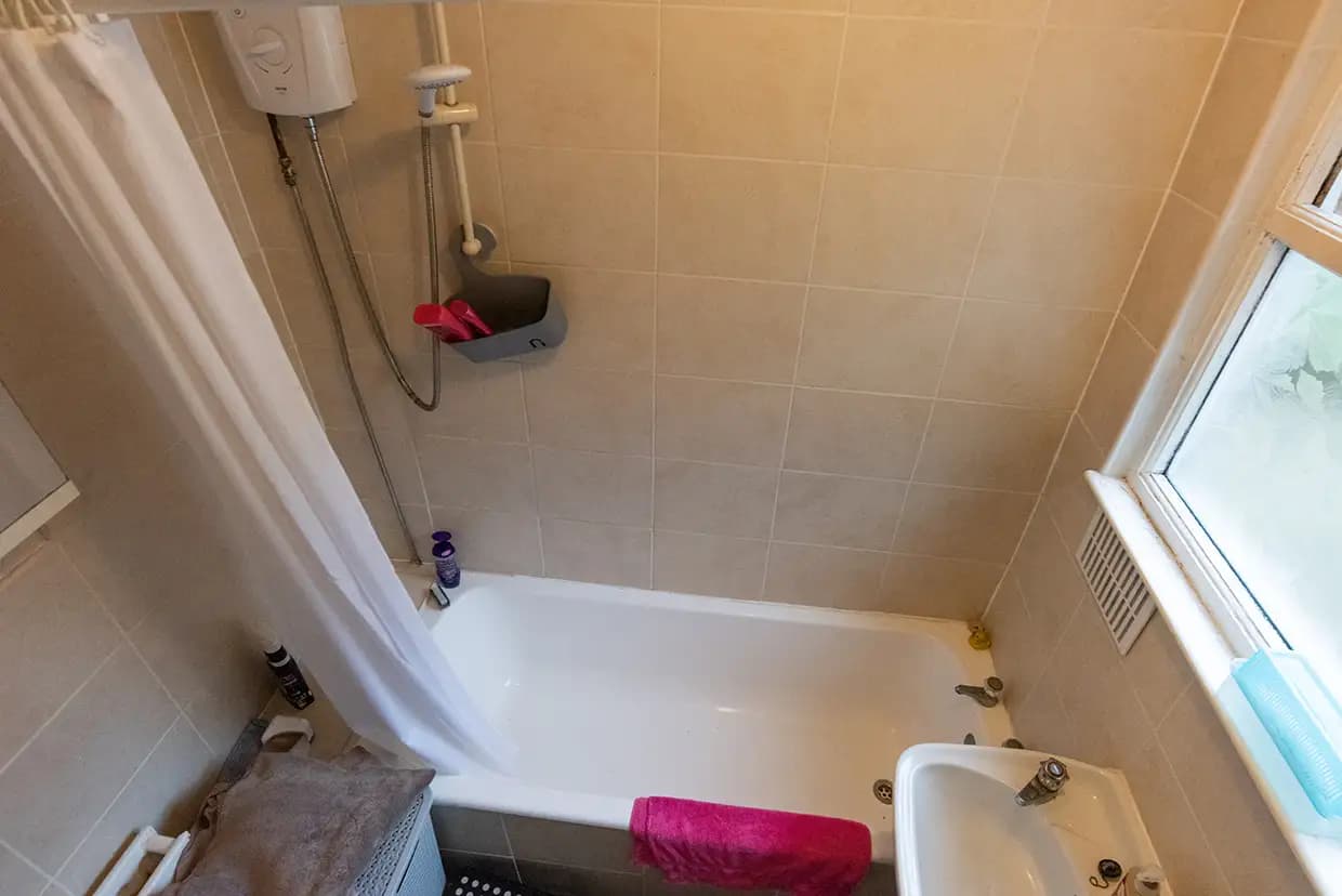 property photo 9 of 22
