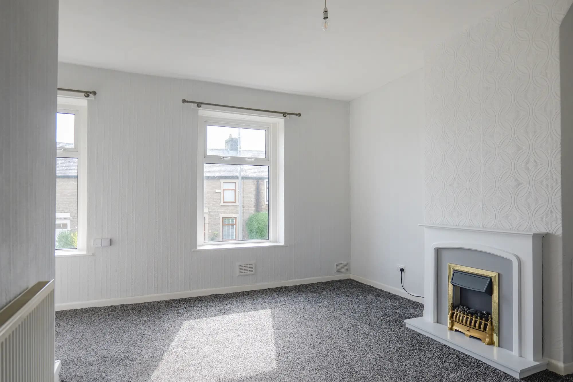 property photo 4 of 18