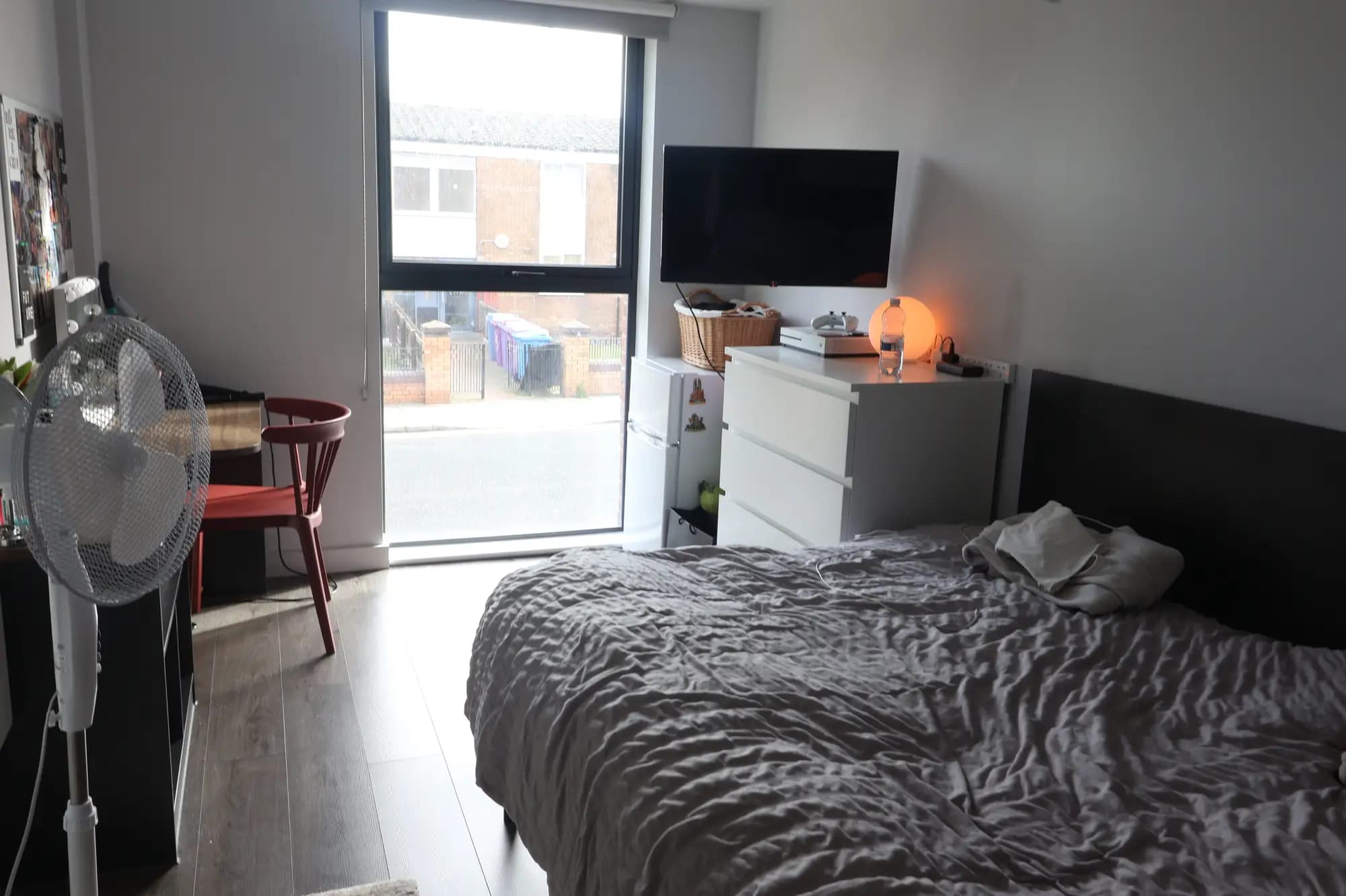 property photo 5 of 9