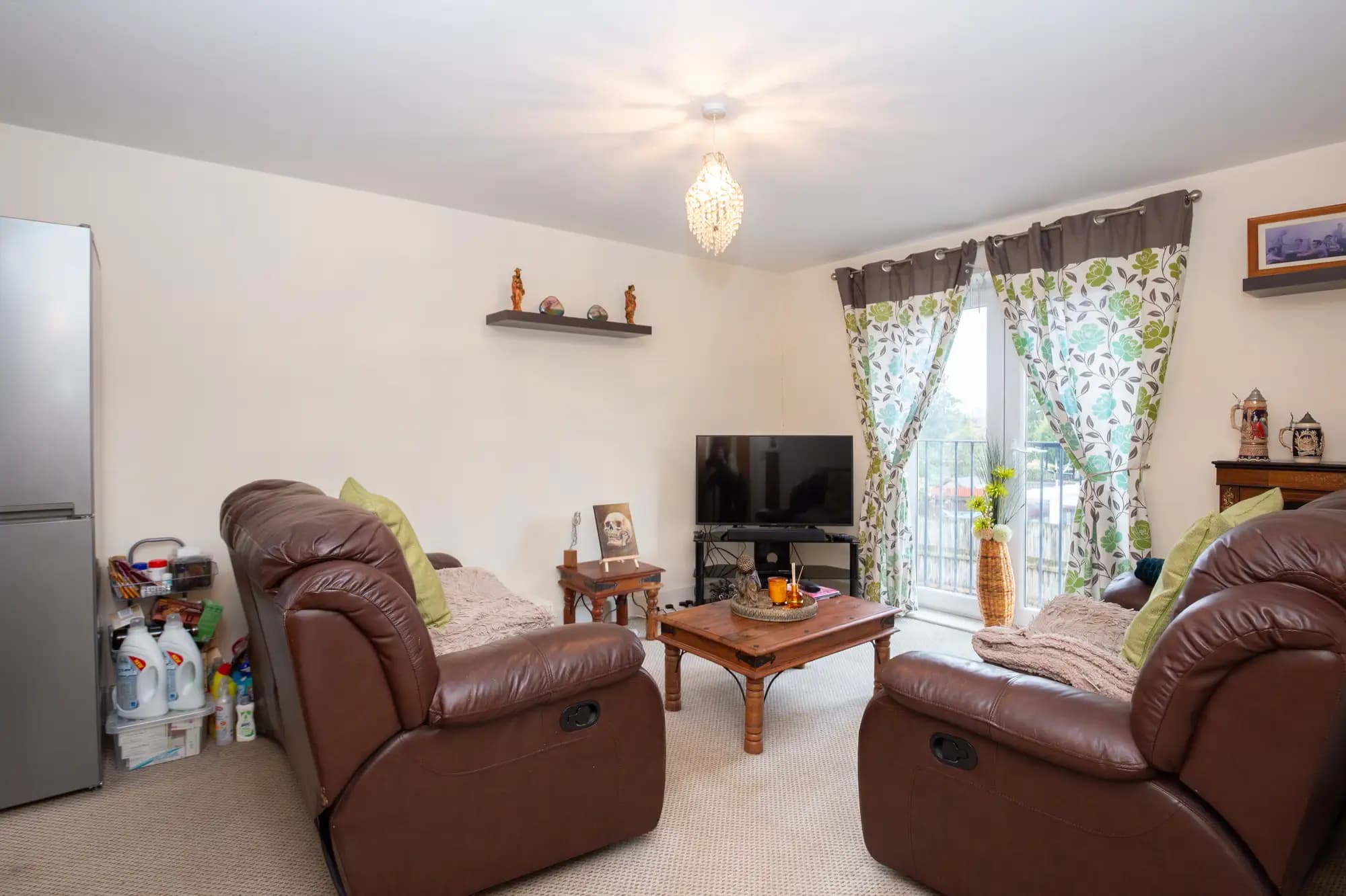 property photo 5 of 17