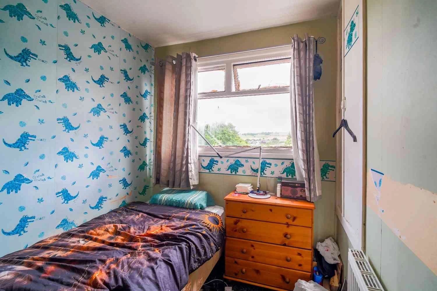 property photo 10 of 27