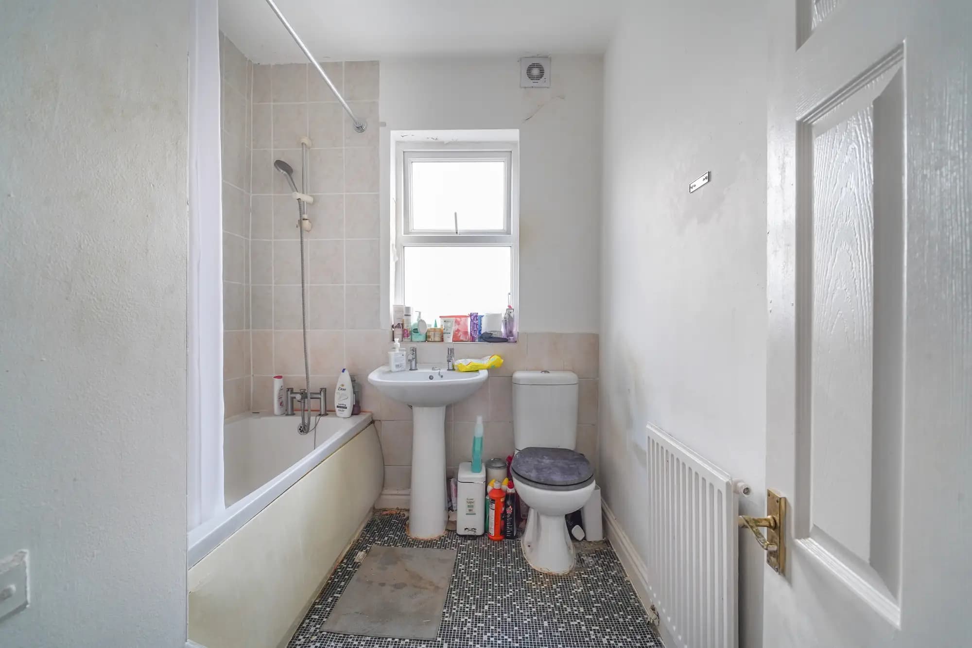 property photo 6 of 15