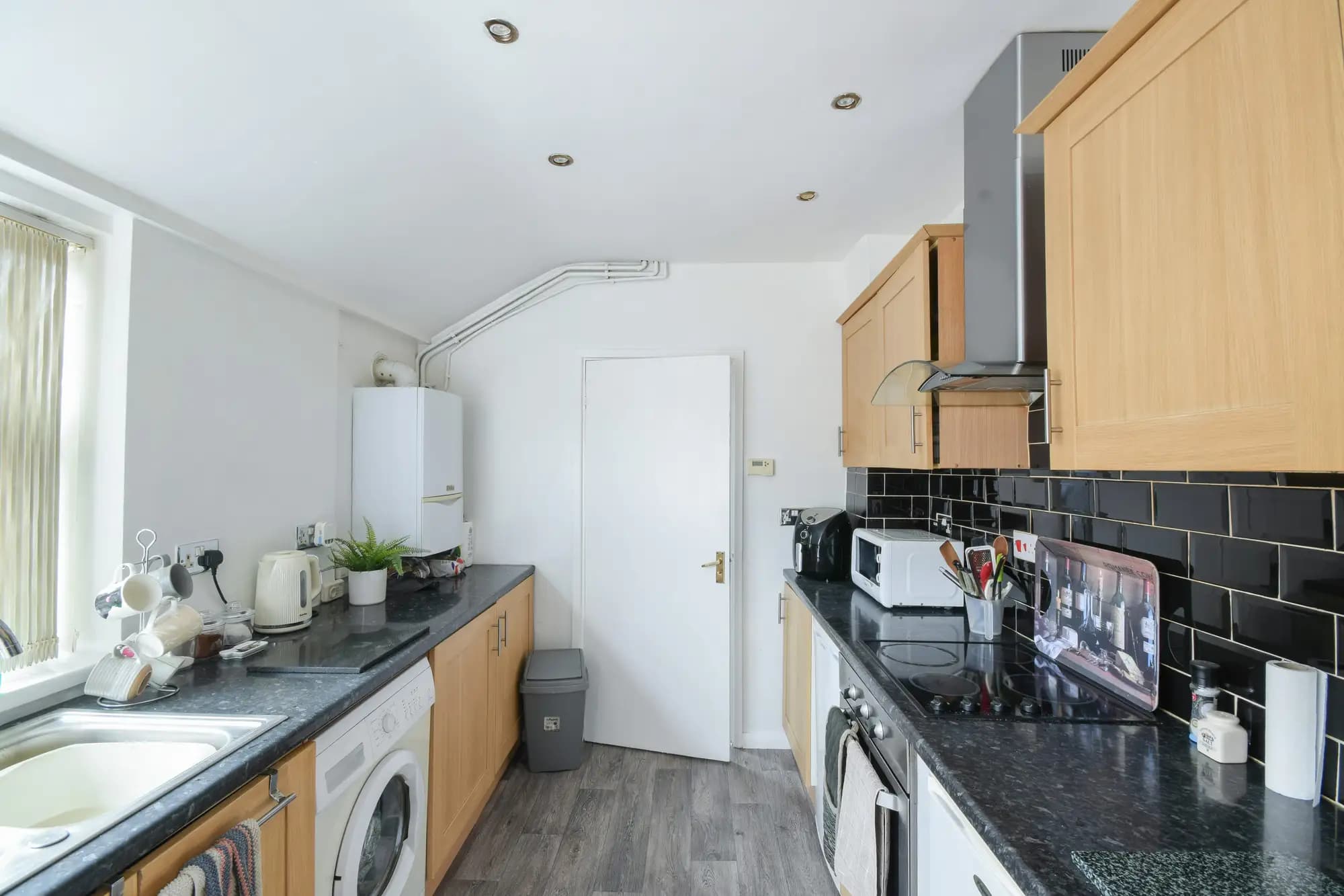 property photo 5 of 16