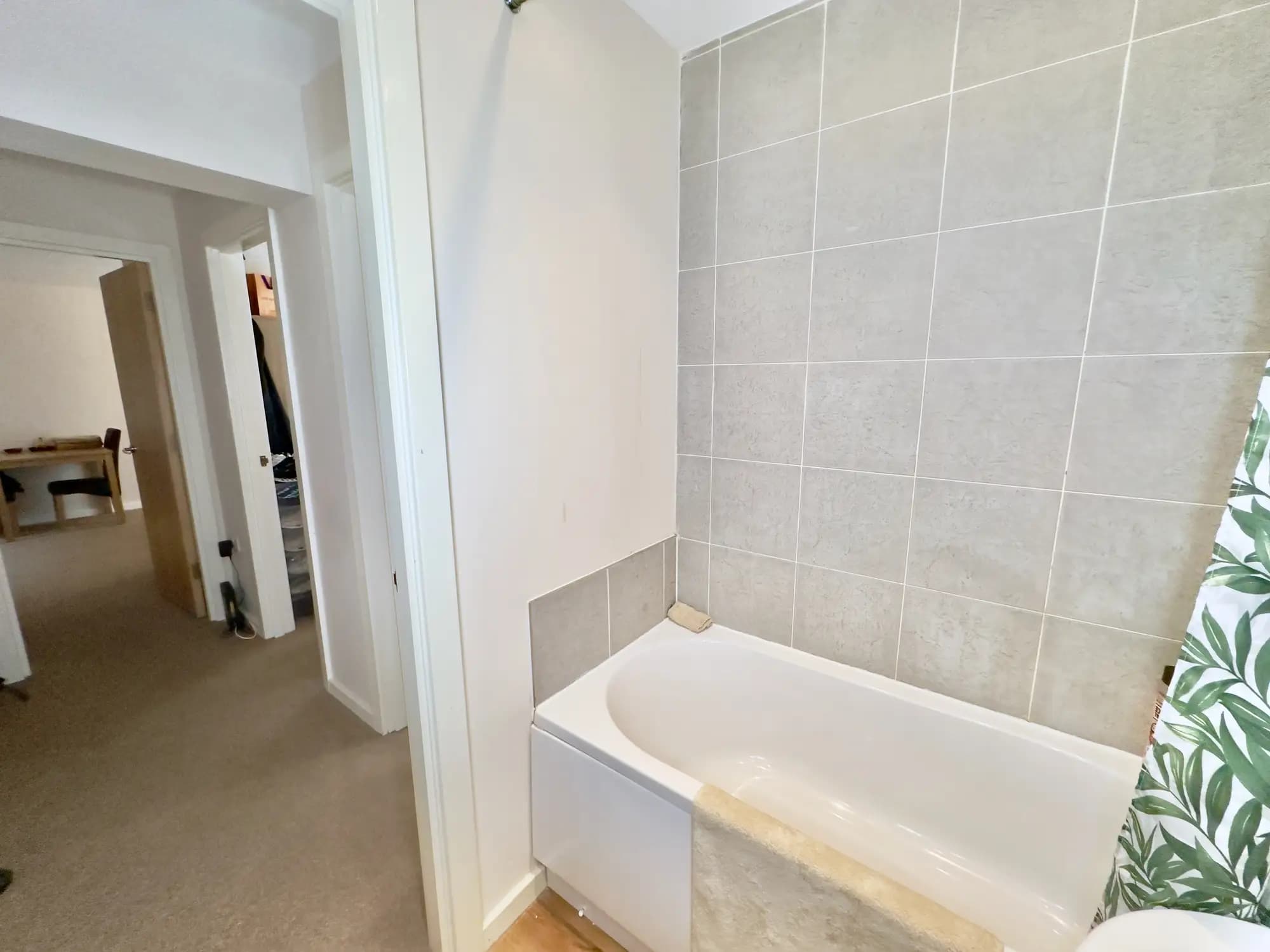 property photo 9 of 17