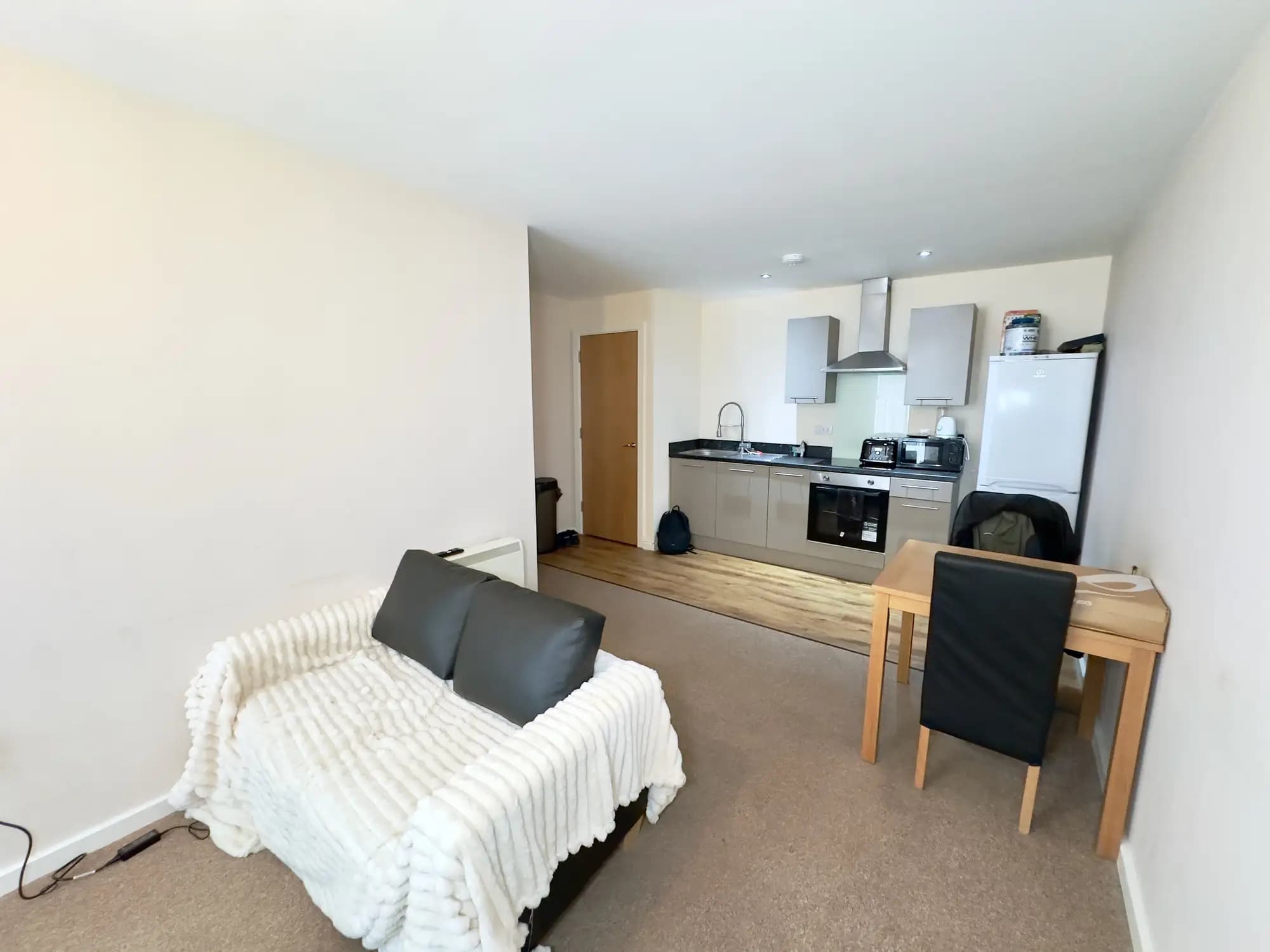 property photo 7 of 17