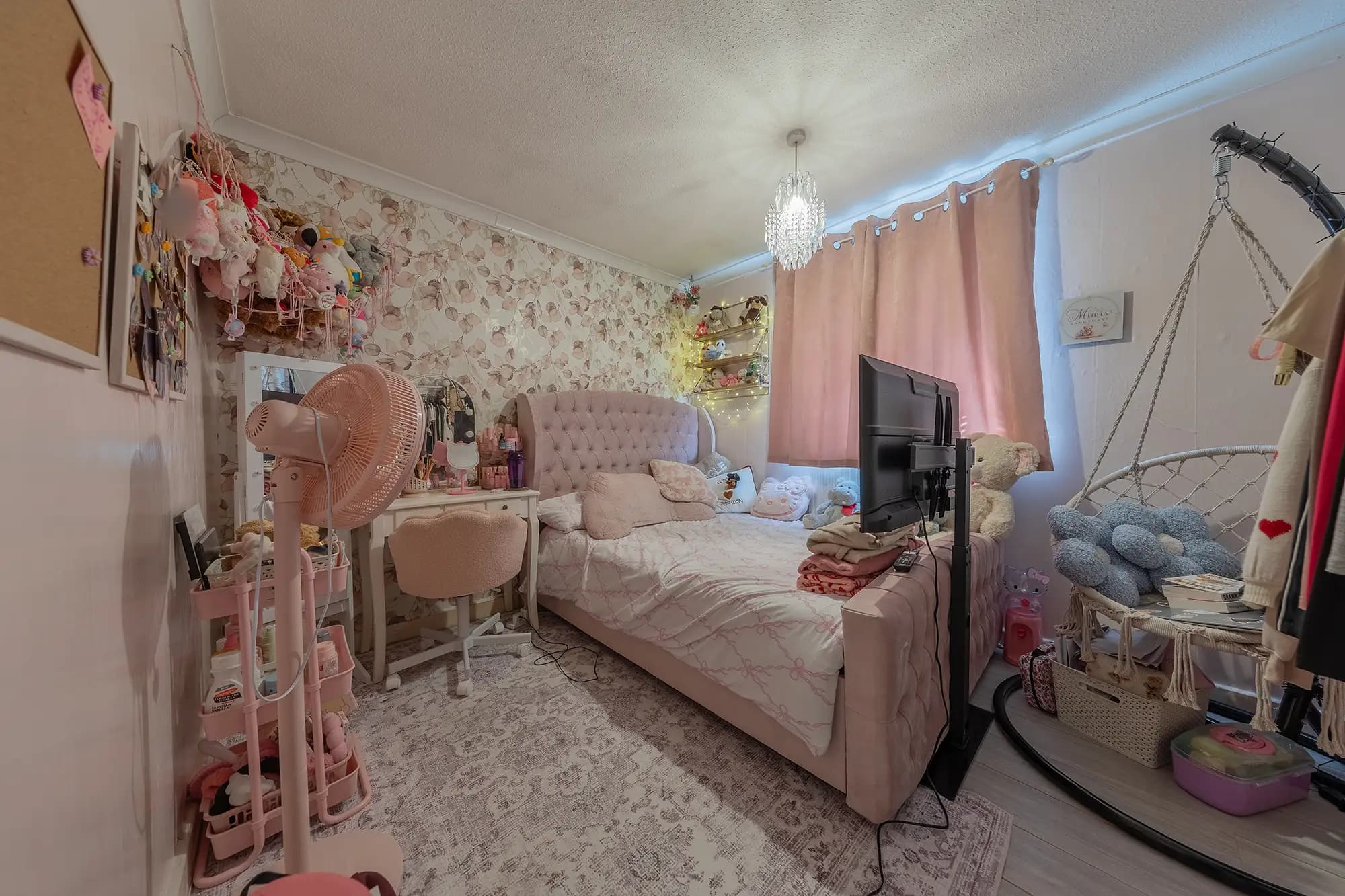 property photo 11 of 16
