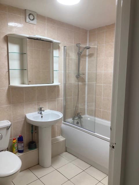 property photo 6 of 19