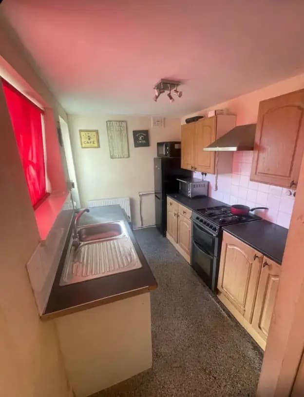 property photo 4 of 17