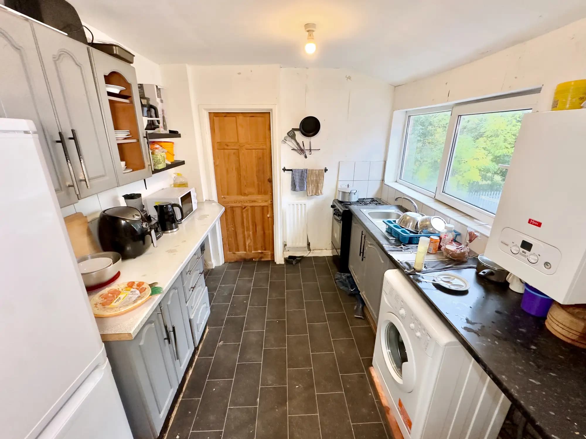property photo 4 of 30