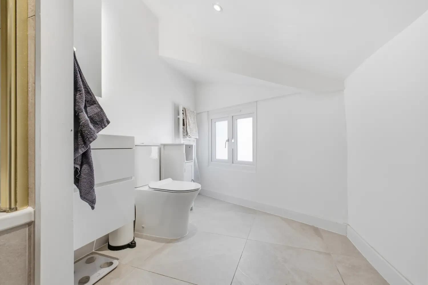property photo 23 of 36
