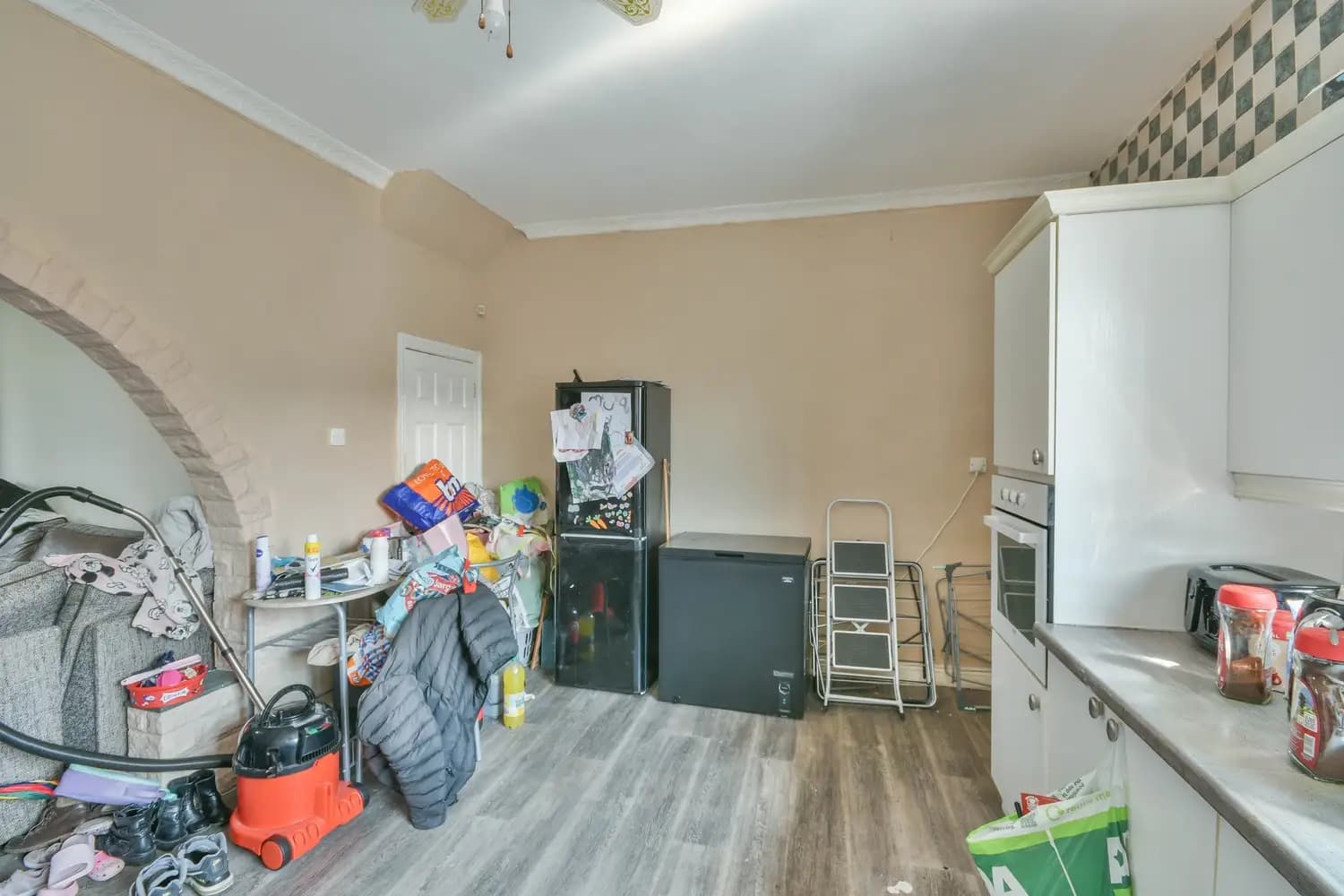 property photo 7 of 23