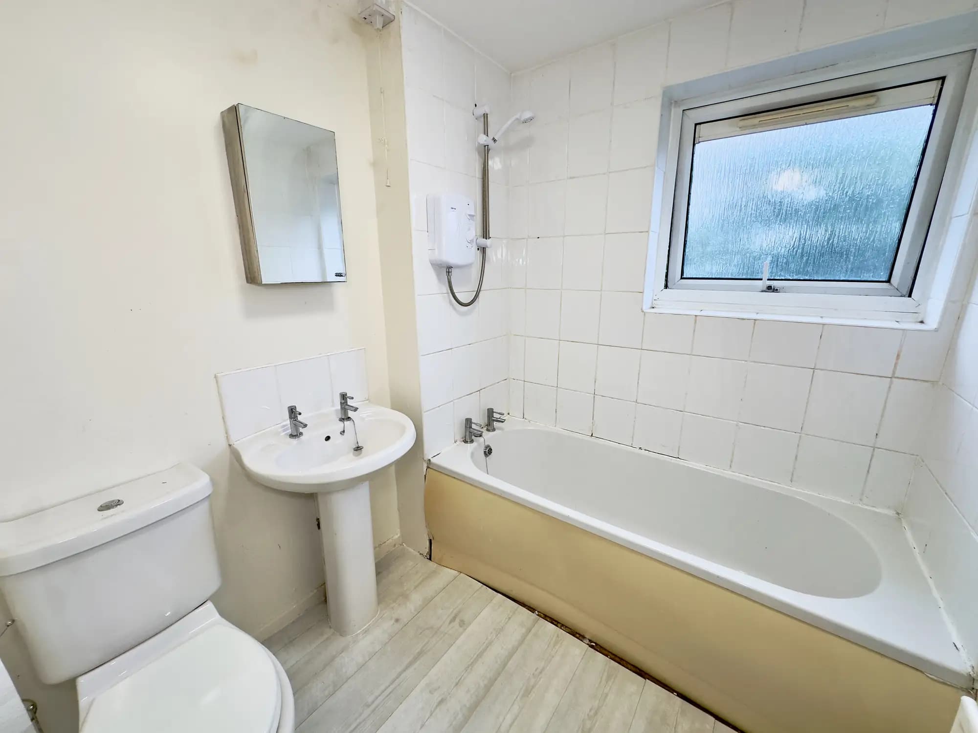 property photo 7 of 15