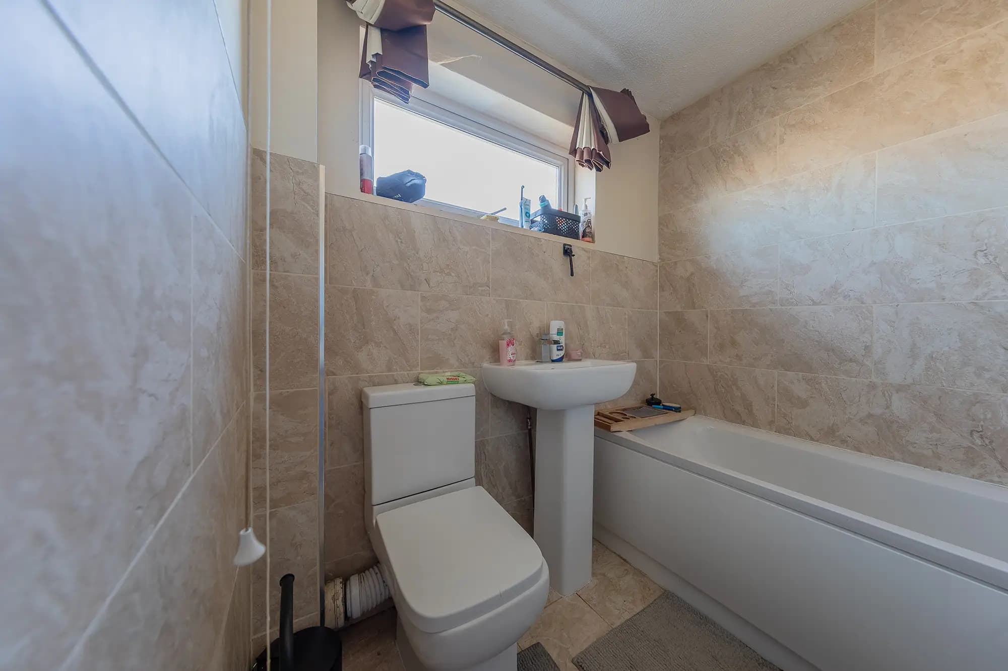 property photo 9 of 25