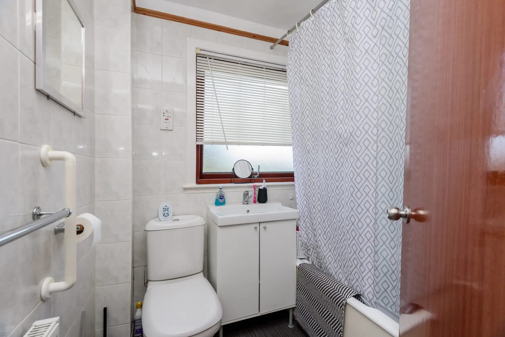 property photo 9 of 15