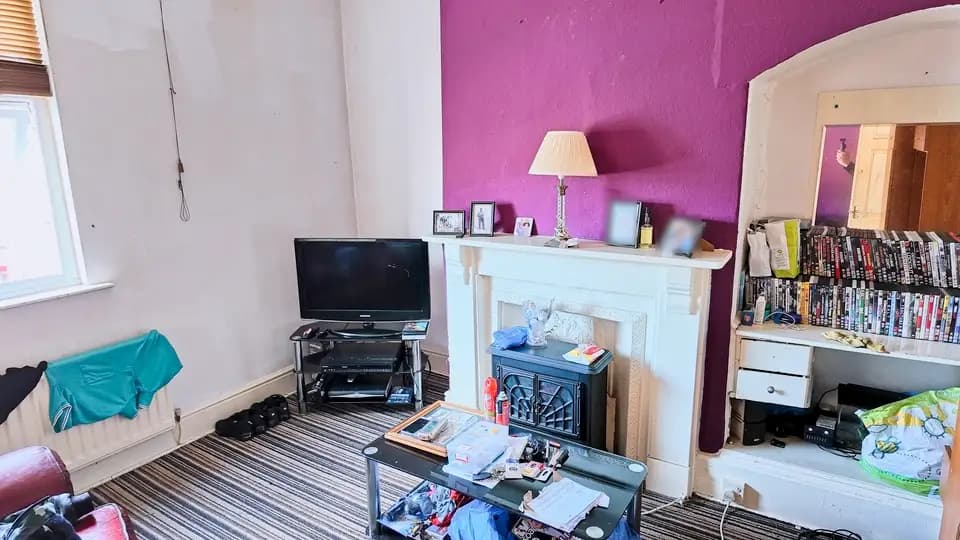 property photo 2 of 9
