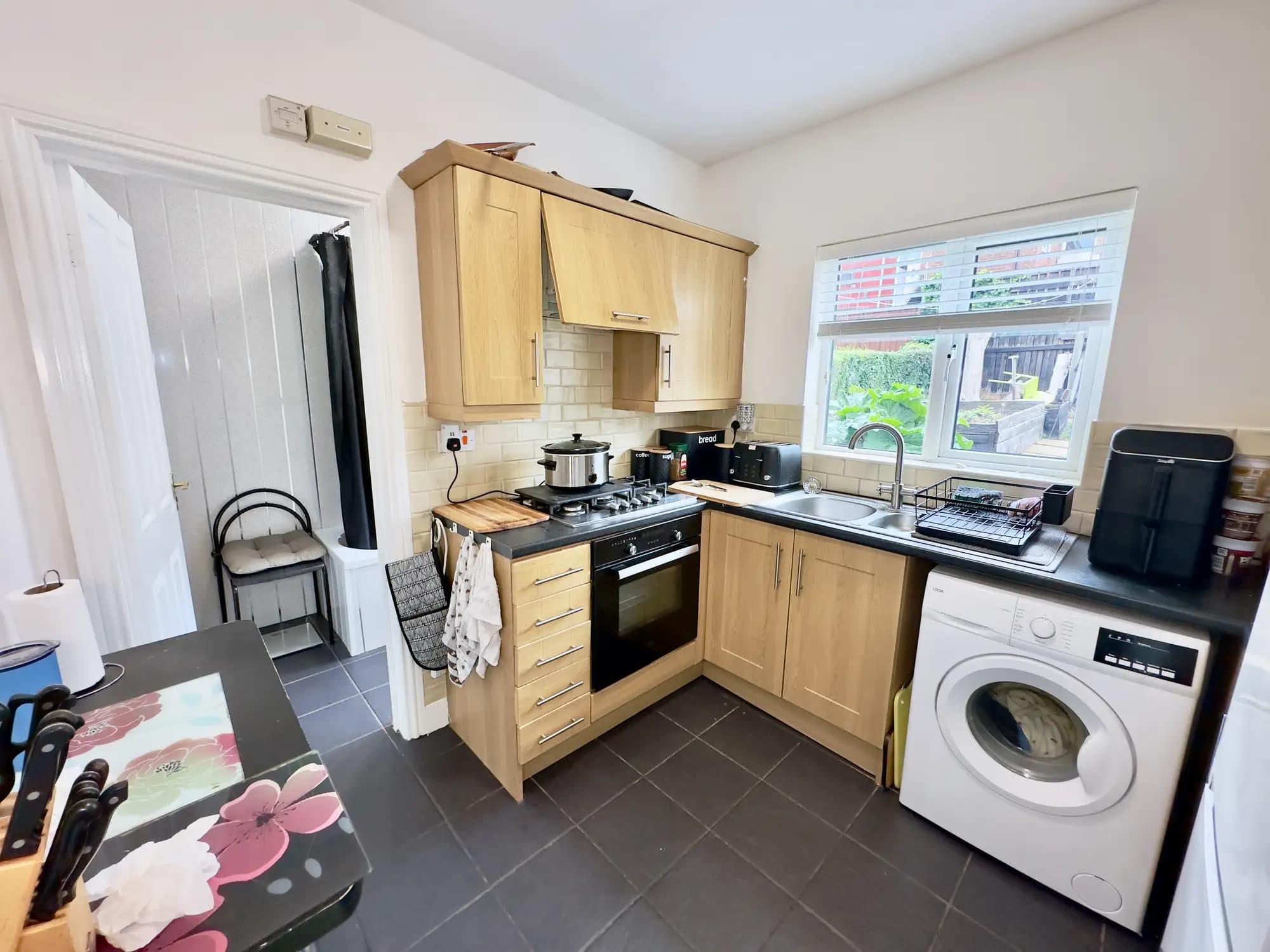 property photo 5 of 16