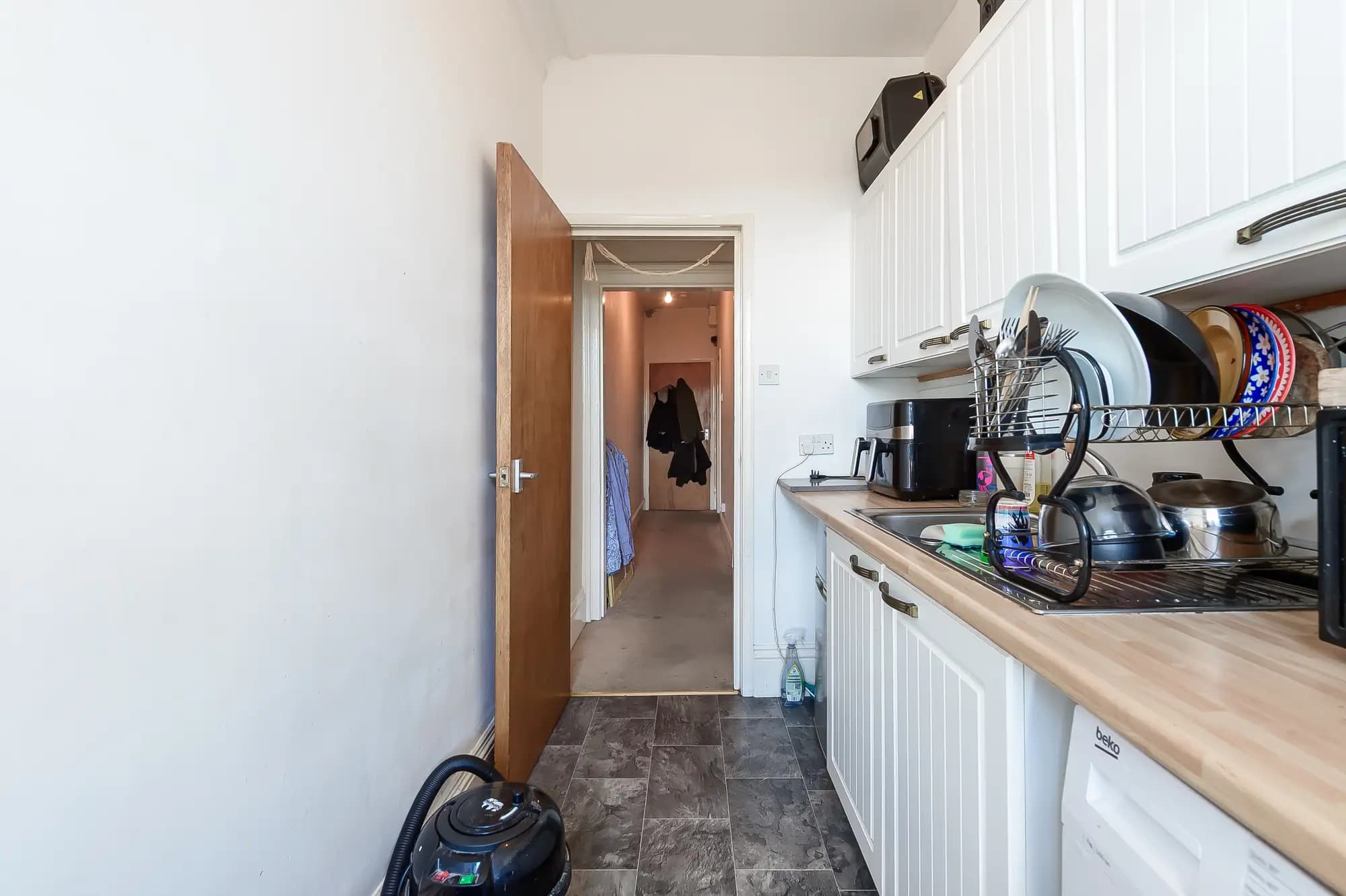 property photo 10 of 32