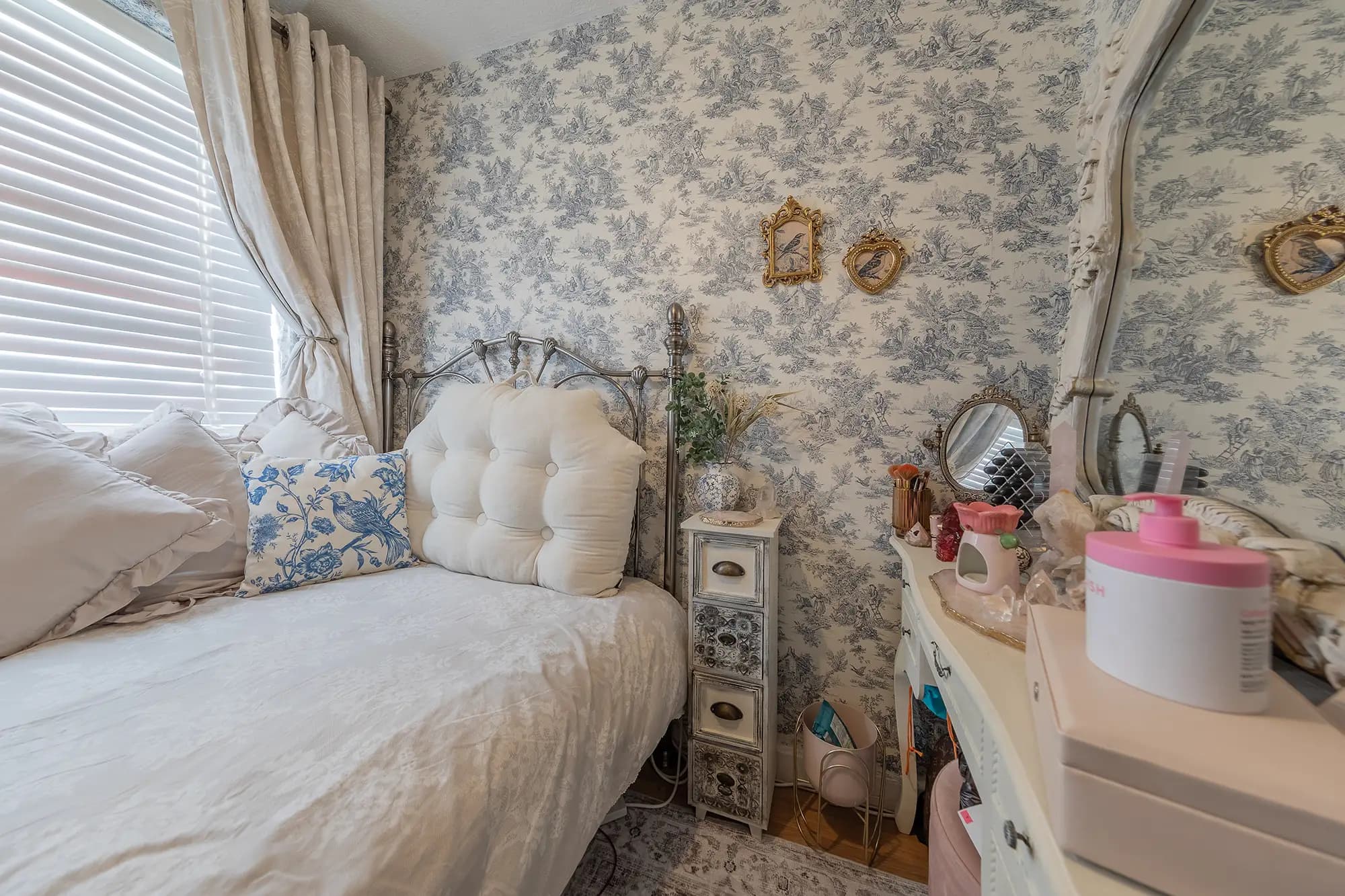 property photo 12 of 16