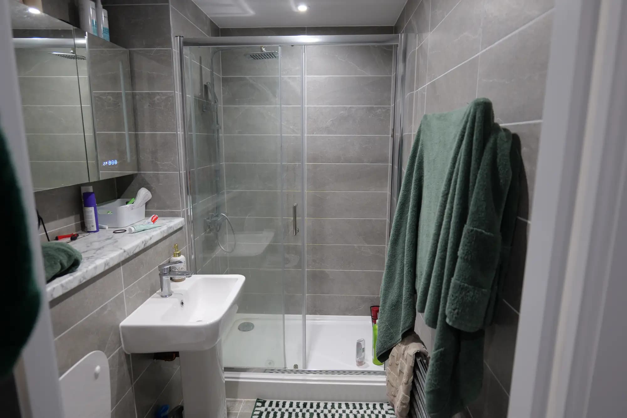 property photo 8 of 17