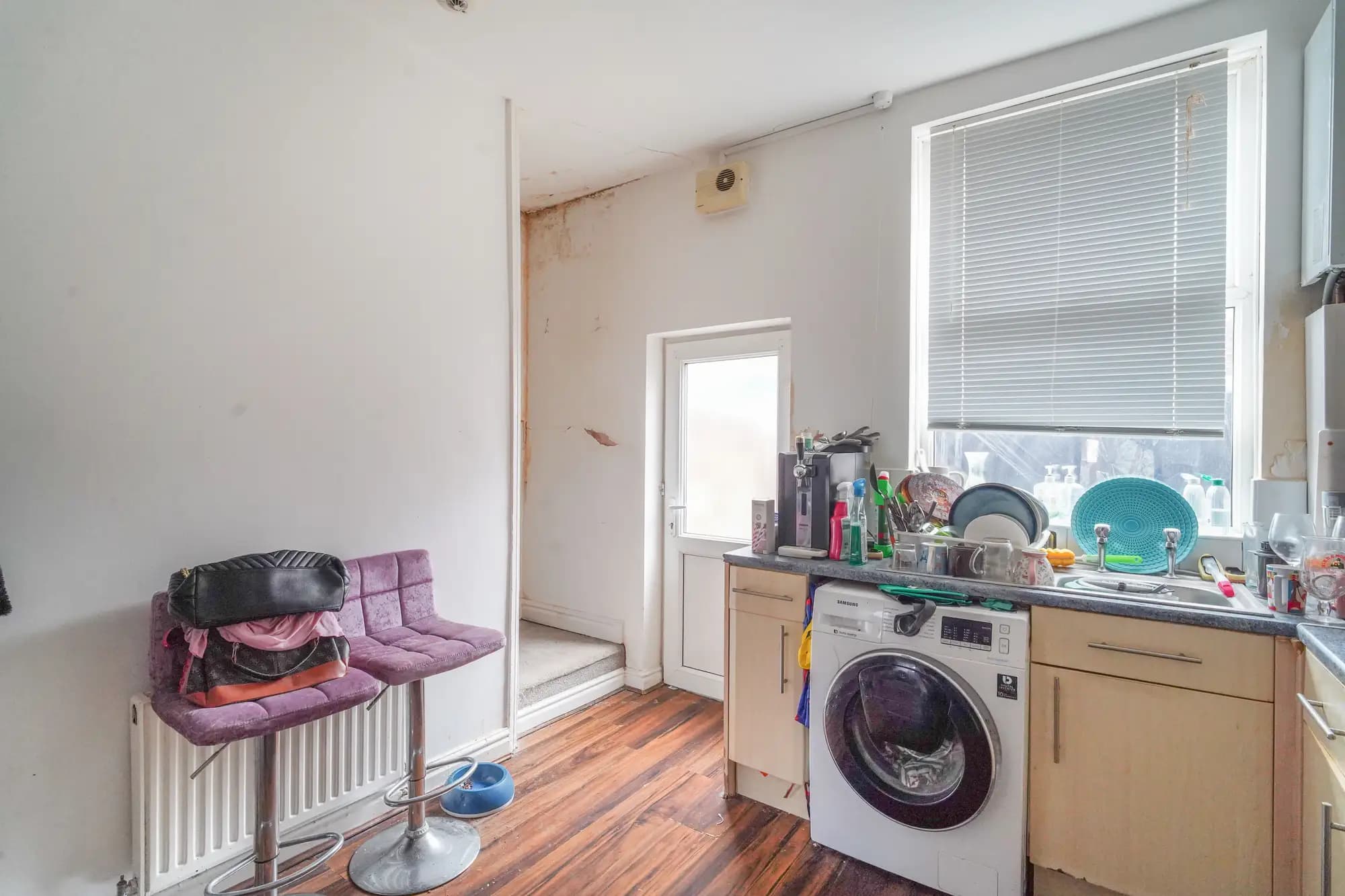 property photo 5 of 15