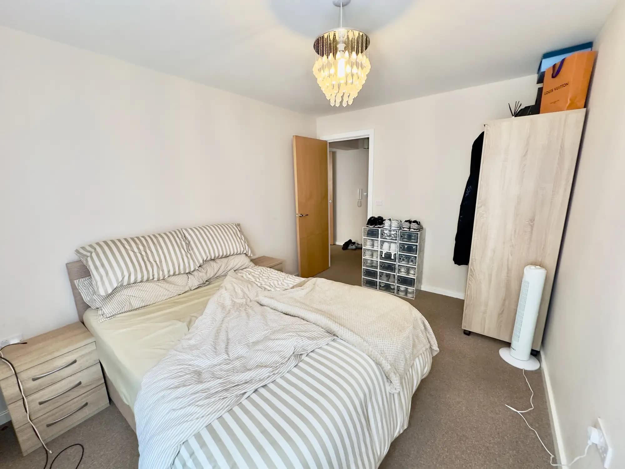 property photo 11 of 17