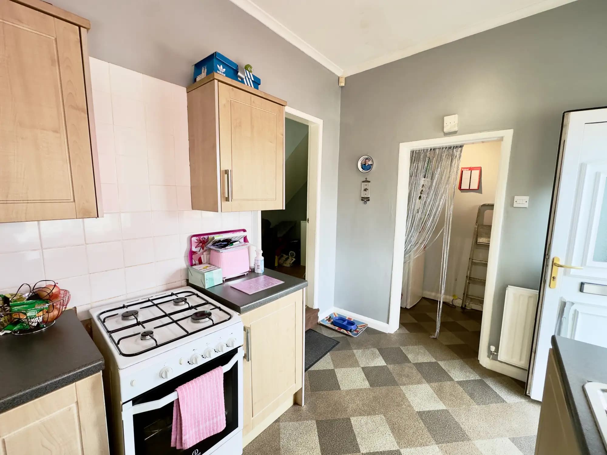 property photo 6 of 15