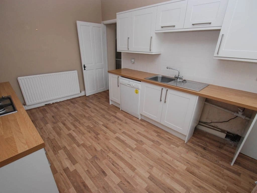 property photo 5 of 17