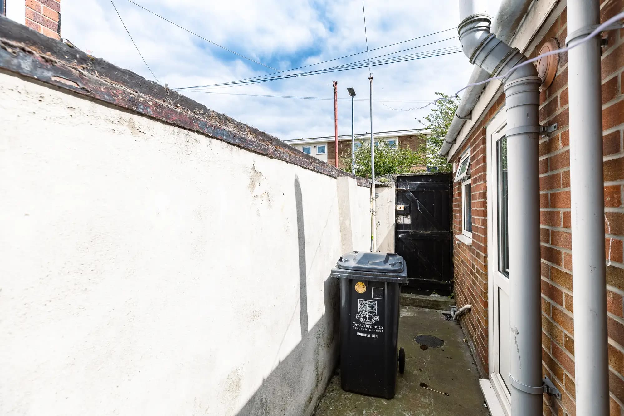 property photo 21 of 25