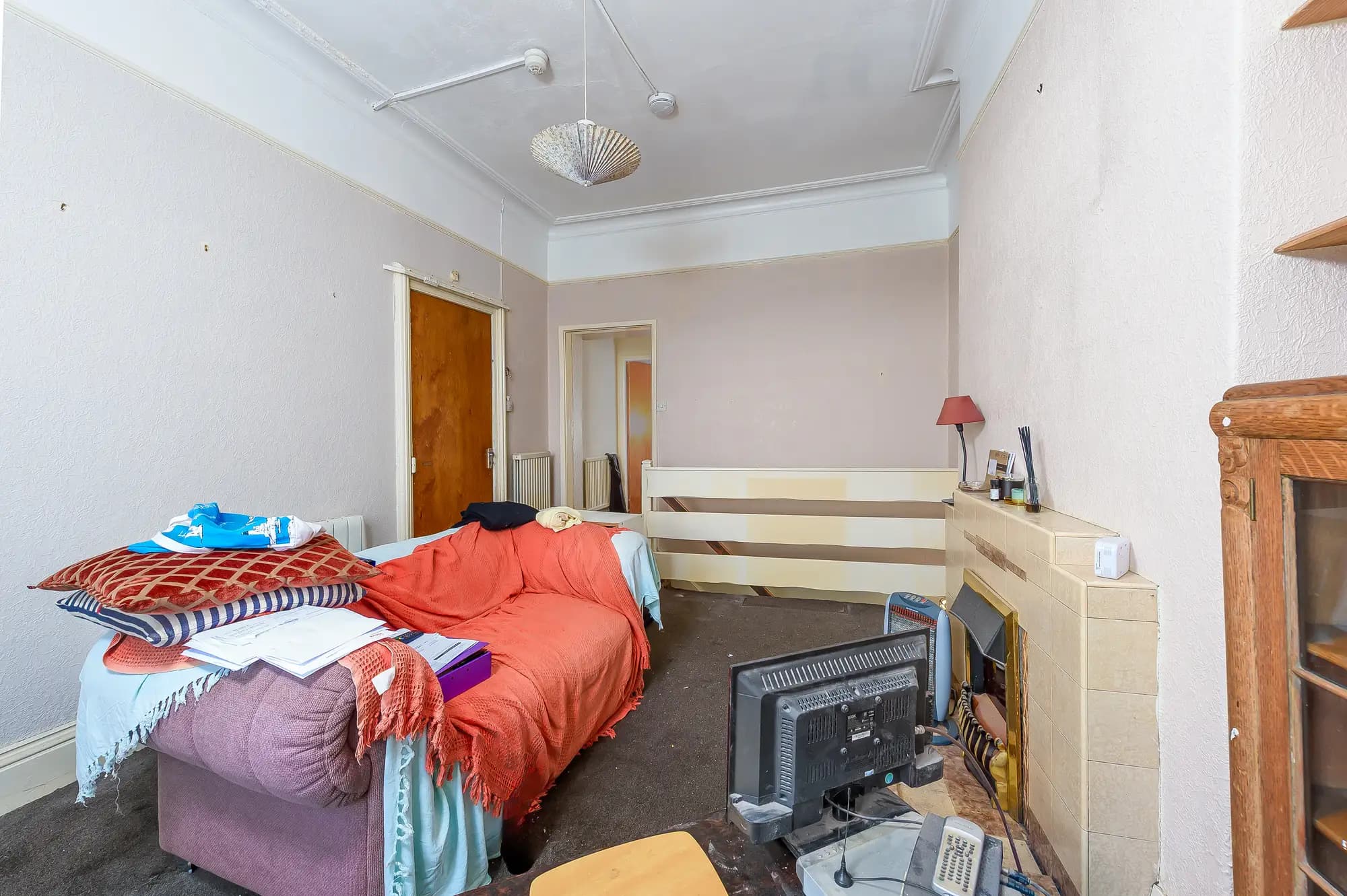 property photo 4 of 32