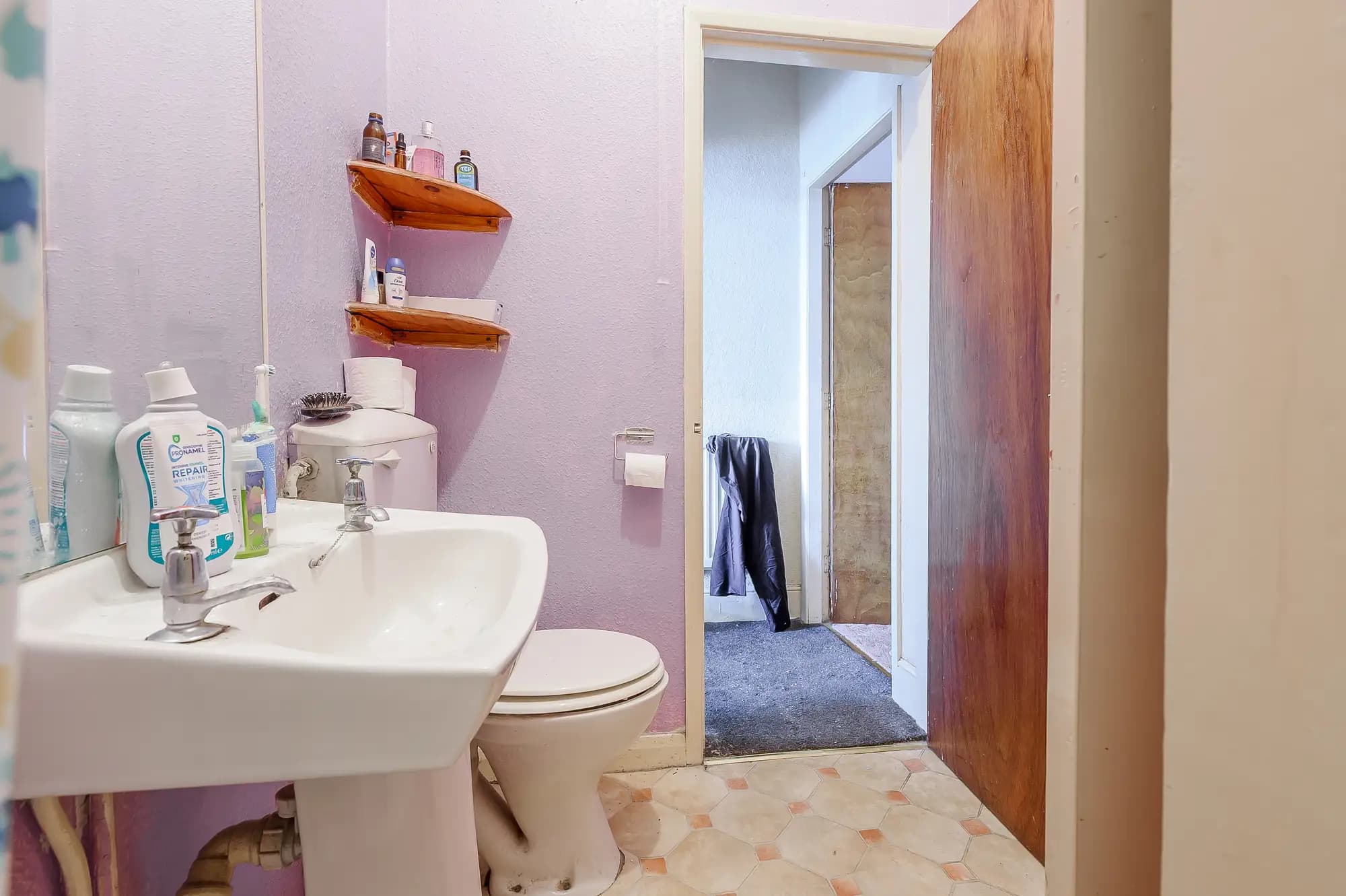 property photo 16 of 32
