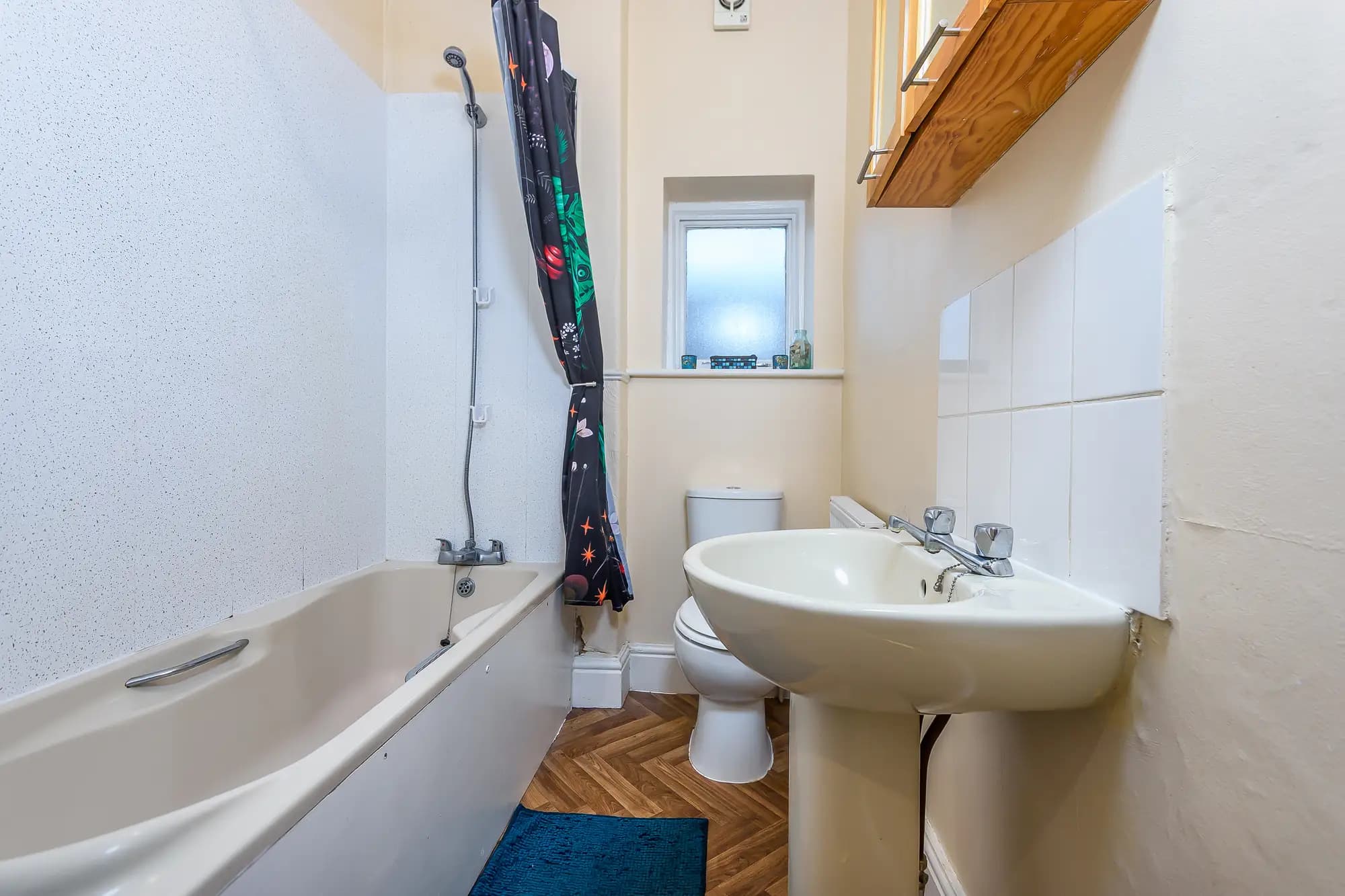 property photo 7 of 13